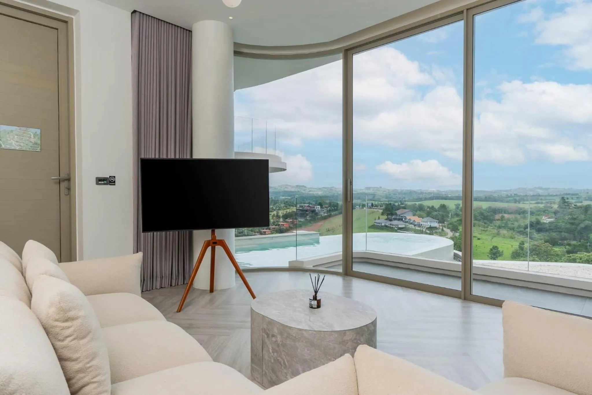 Communal lounge/ TV room in Kirirhom Khao Kho