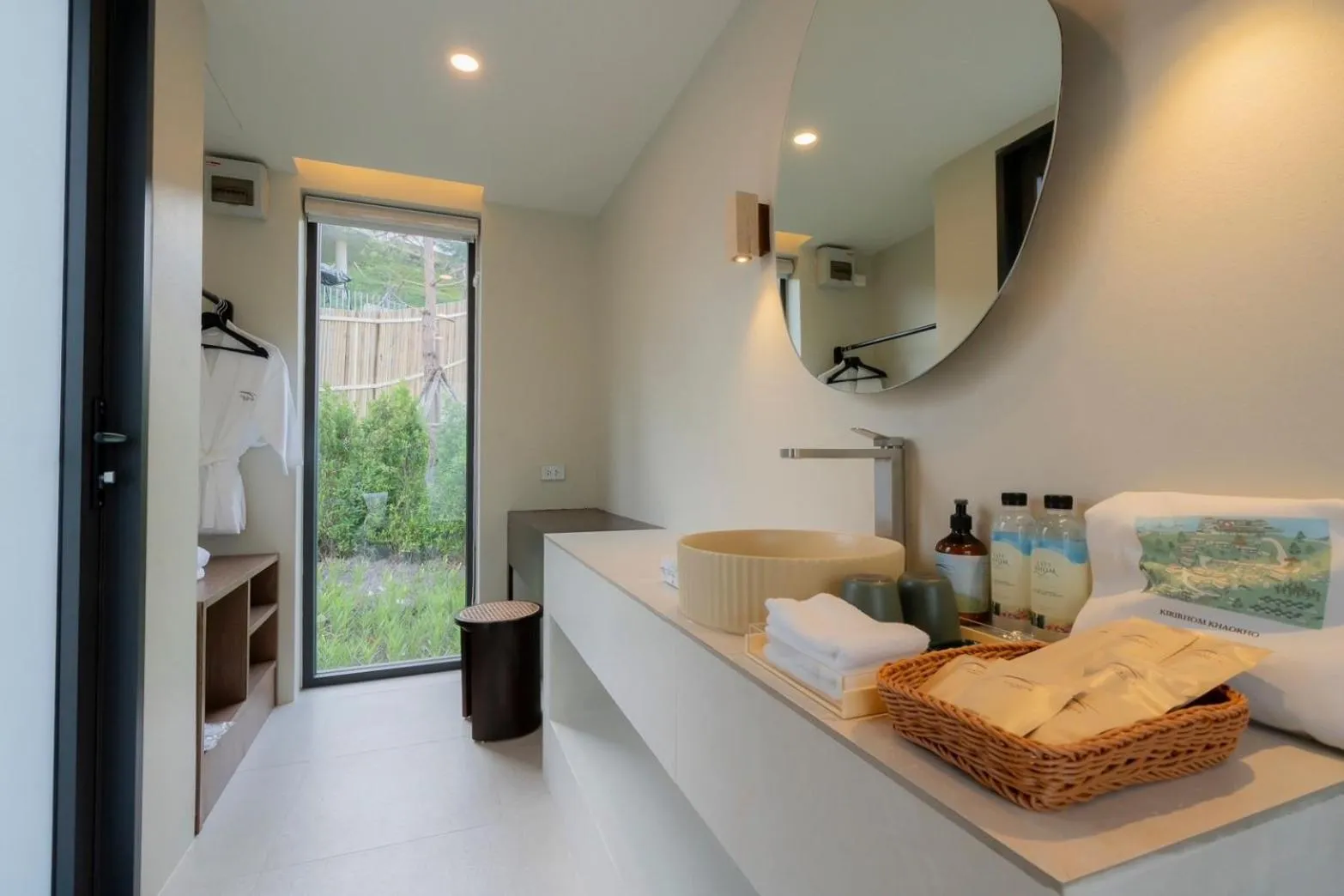 Photo of the whole room in Kirirhom Khao Kho