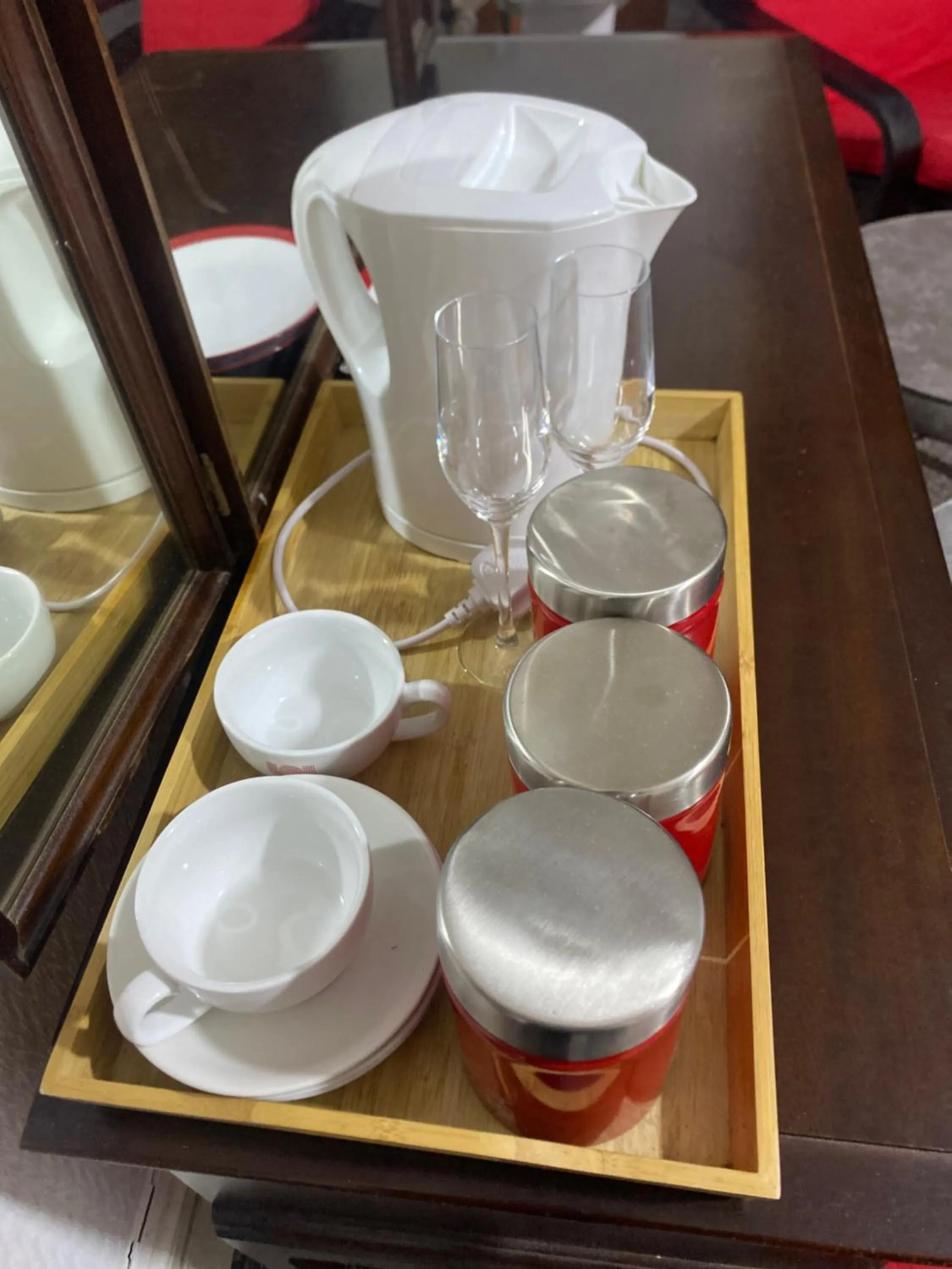 Coffee/tea facilities in Saji Hotel Ilford