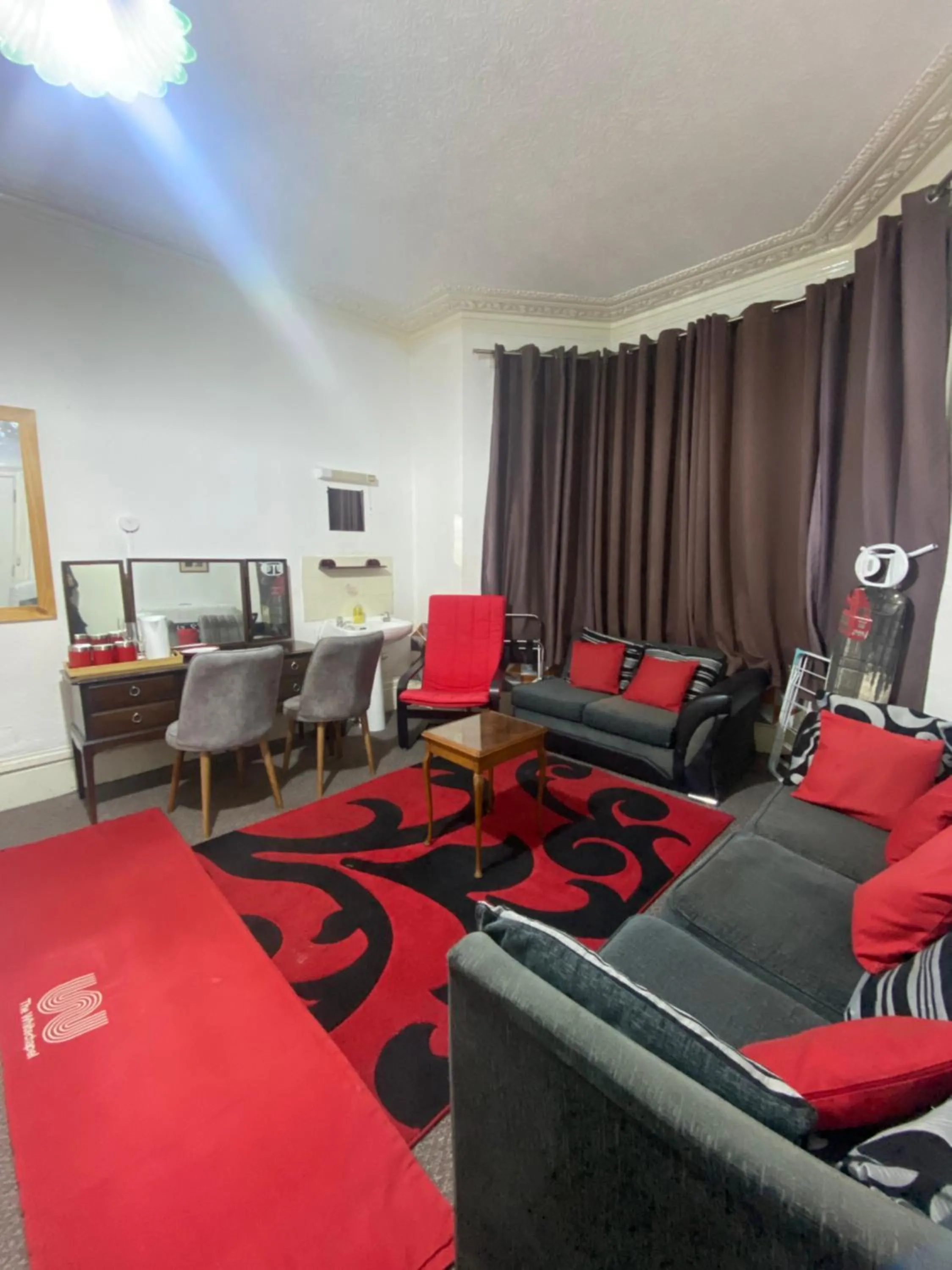 Coffee/tea facilities in Saji Hotel Ilford