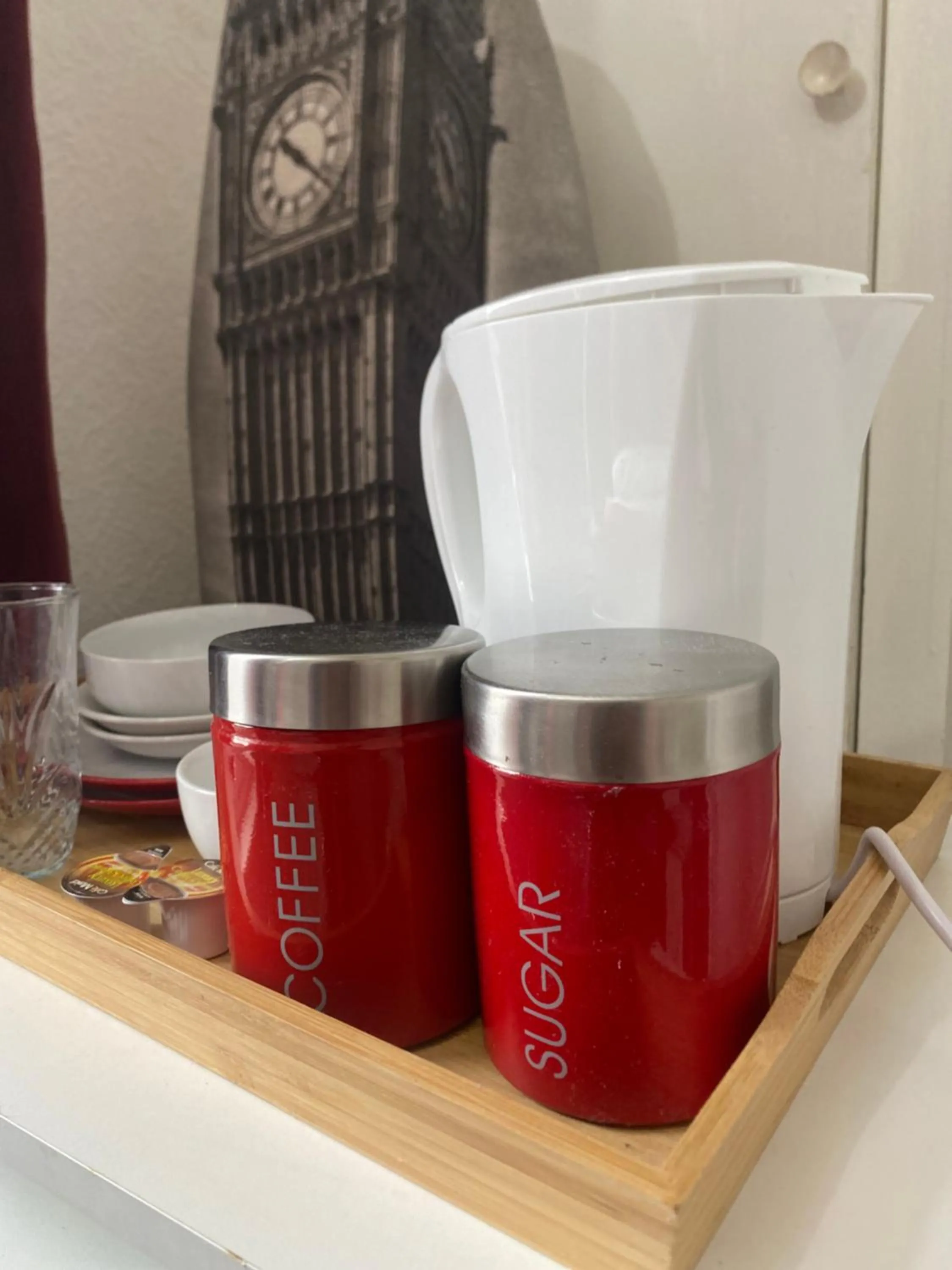 Coffee/tea facilities in Saji Hotel Ilford