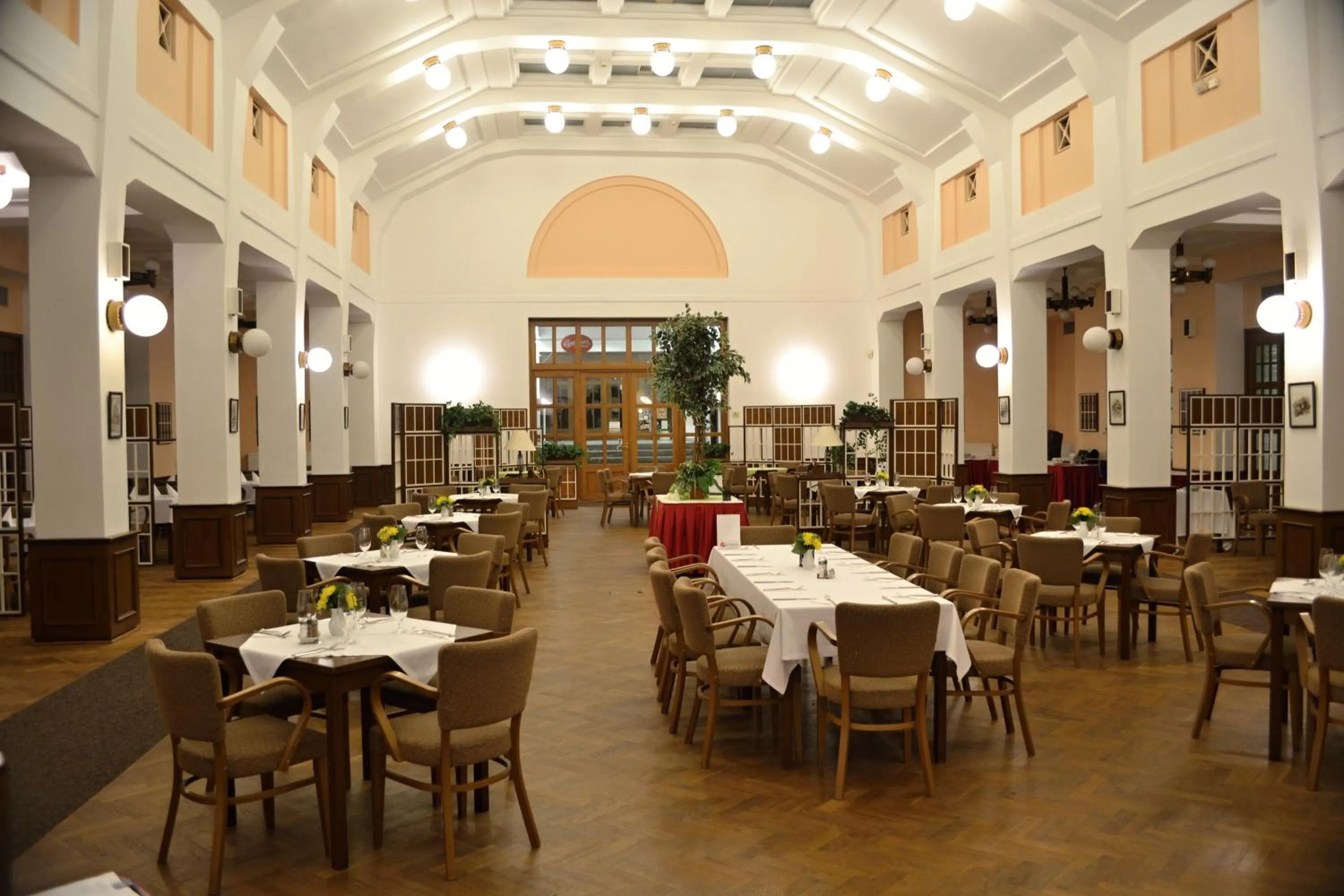 Restaurant/places to eat in Masarykova Kolej