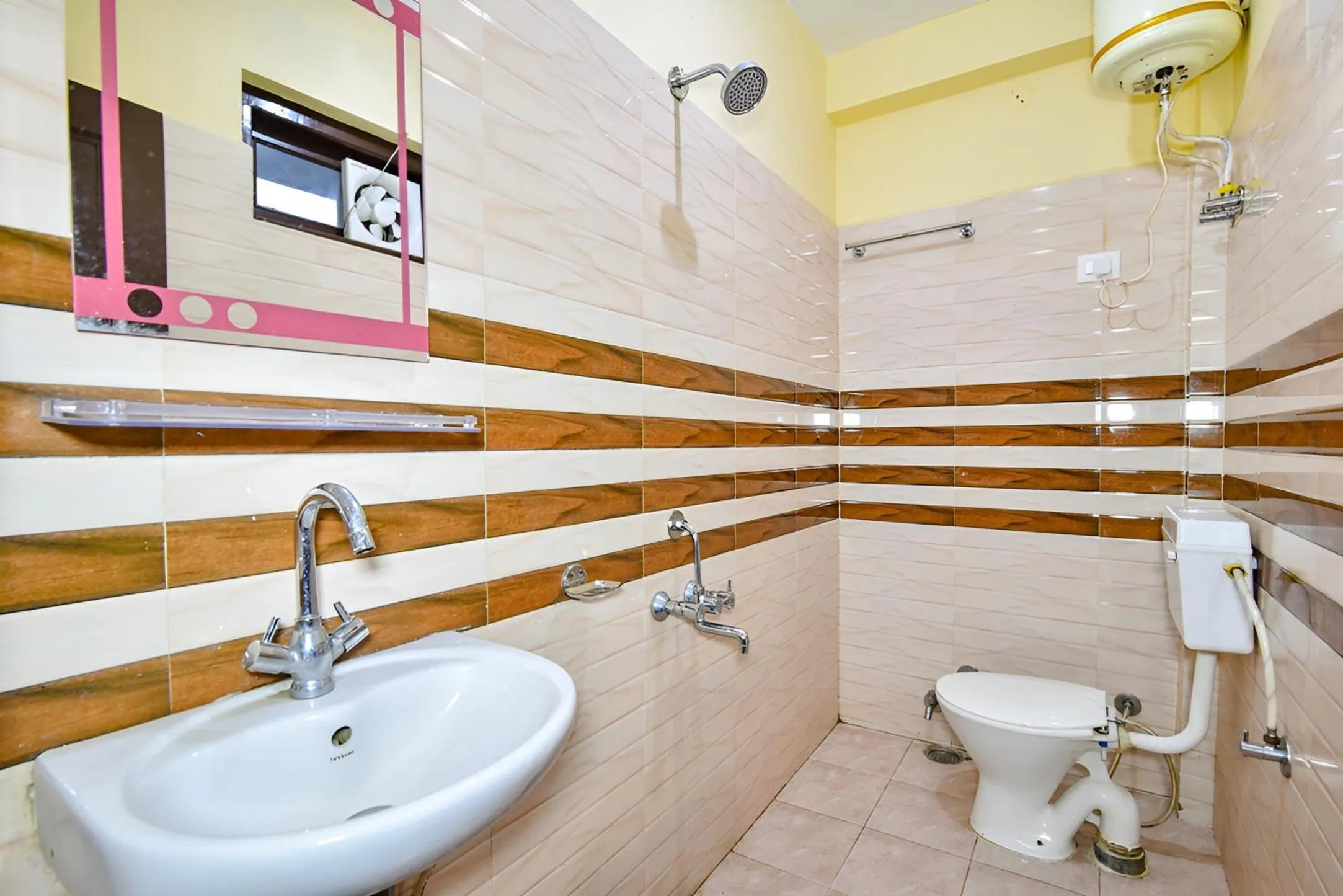 Shower in Dream Guest House