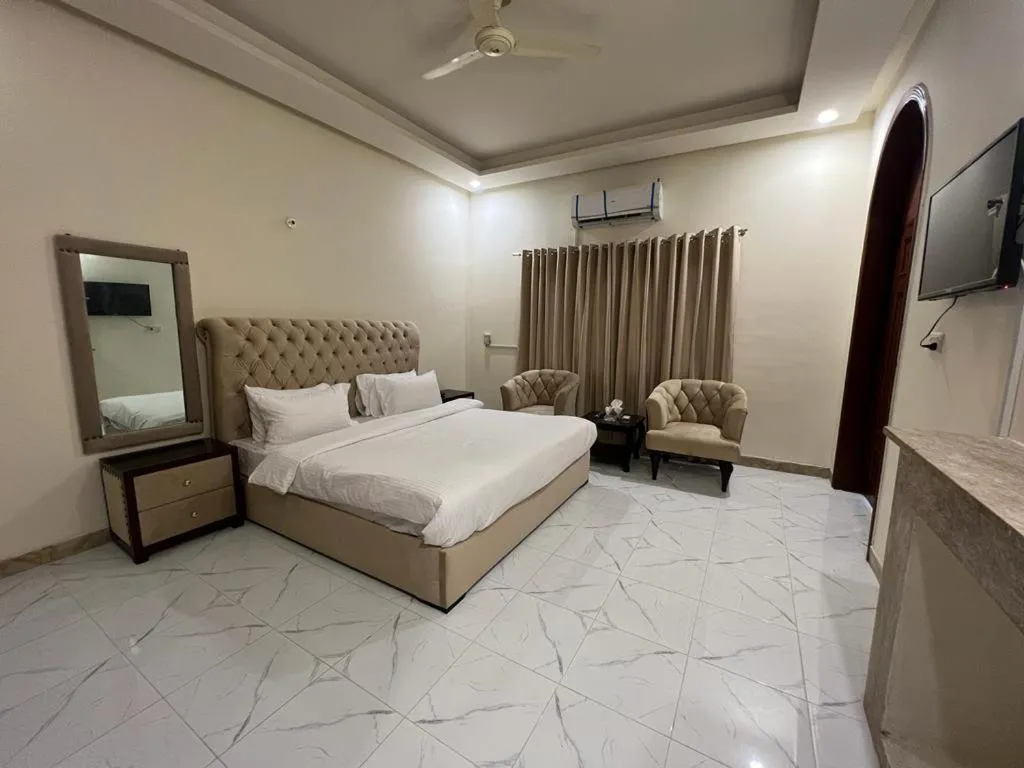 Bed in Heritage inn B&B Guest House Islamabad