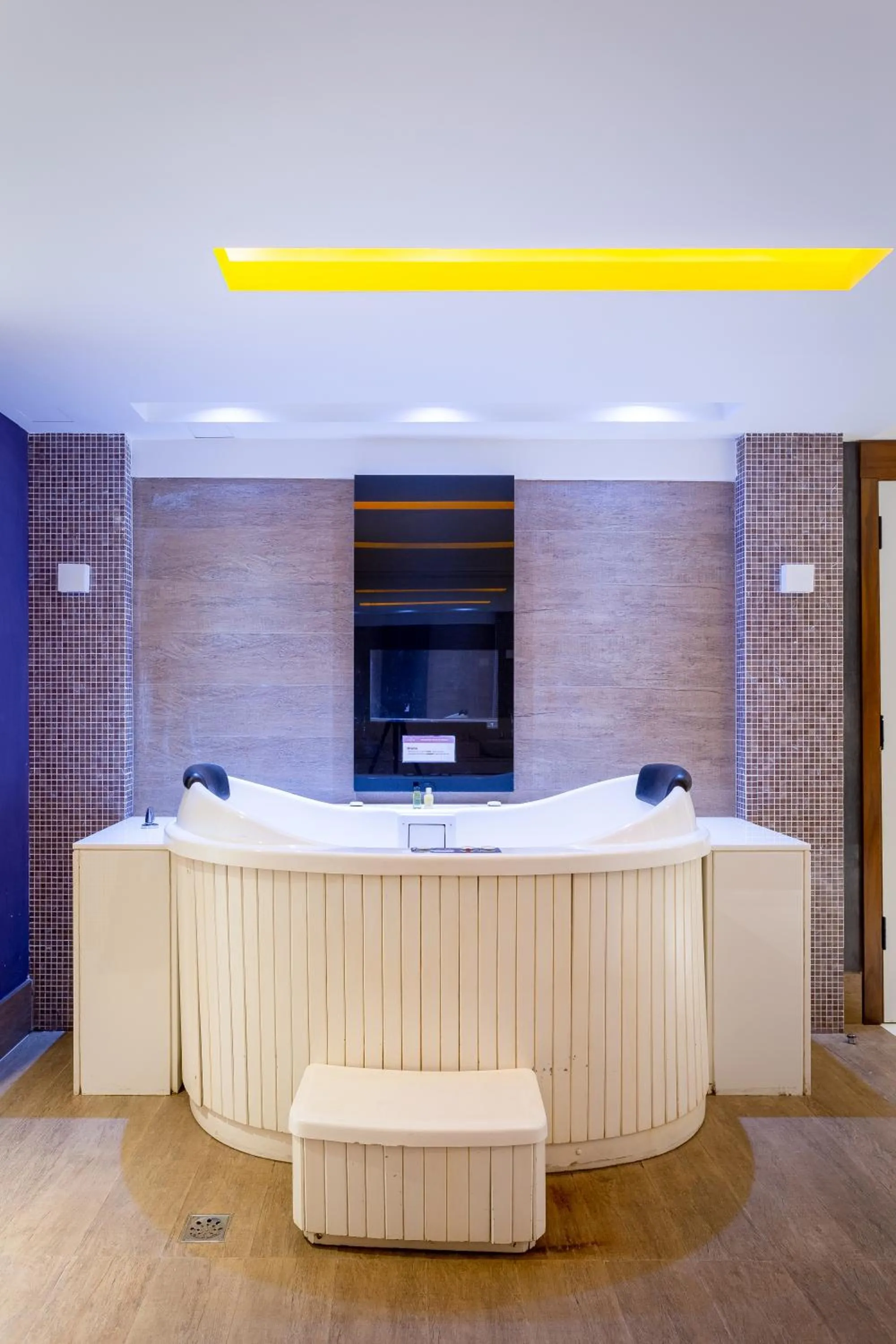 TV and multimedia in Corinto Hotel