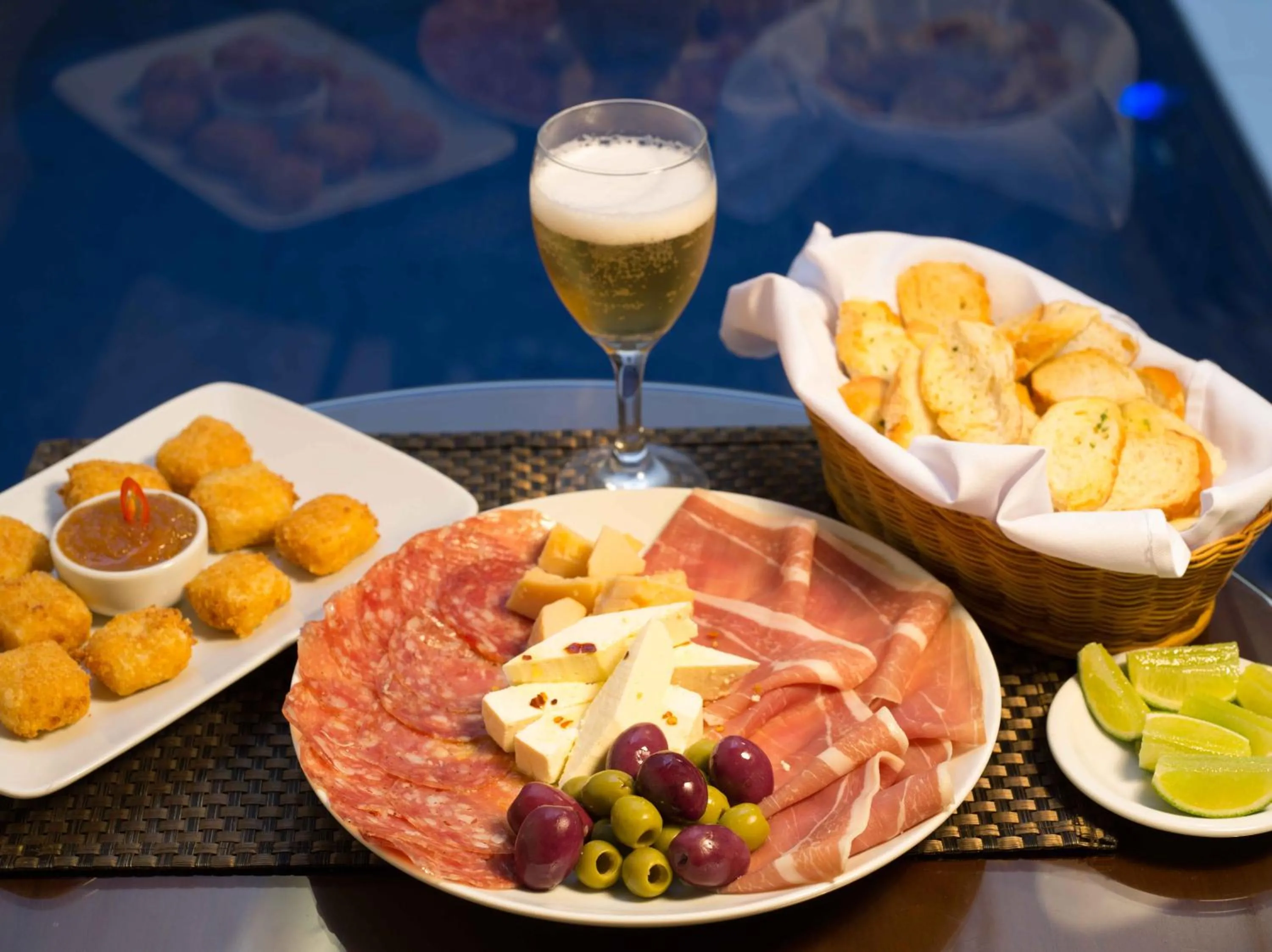 Food and drinks in Corinto Hotel