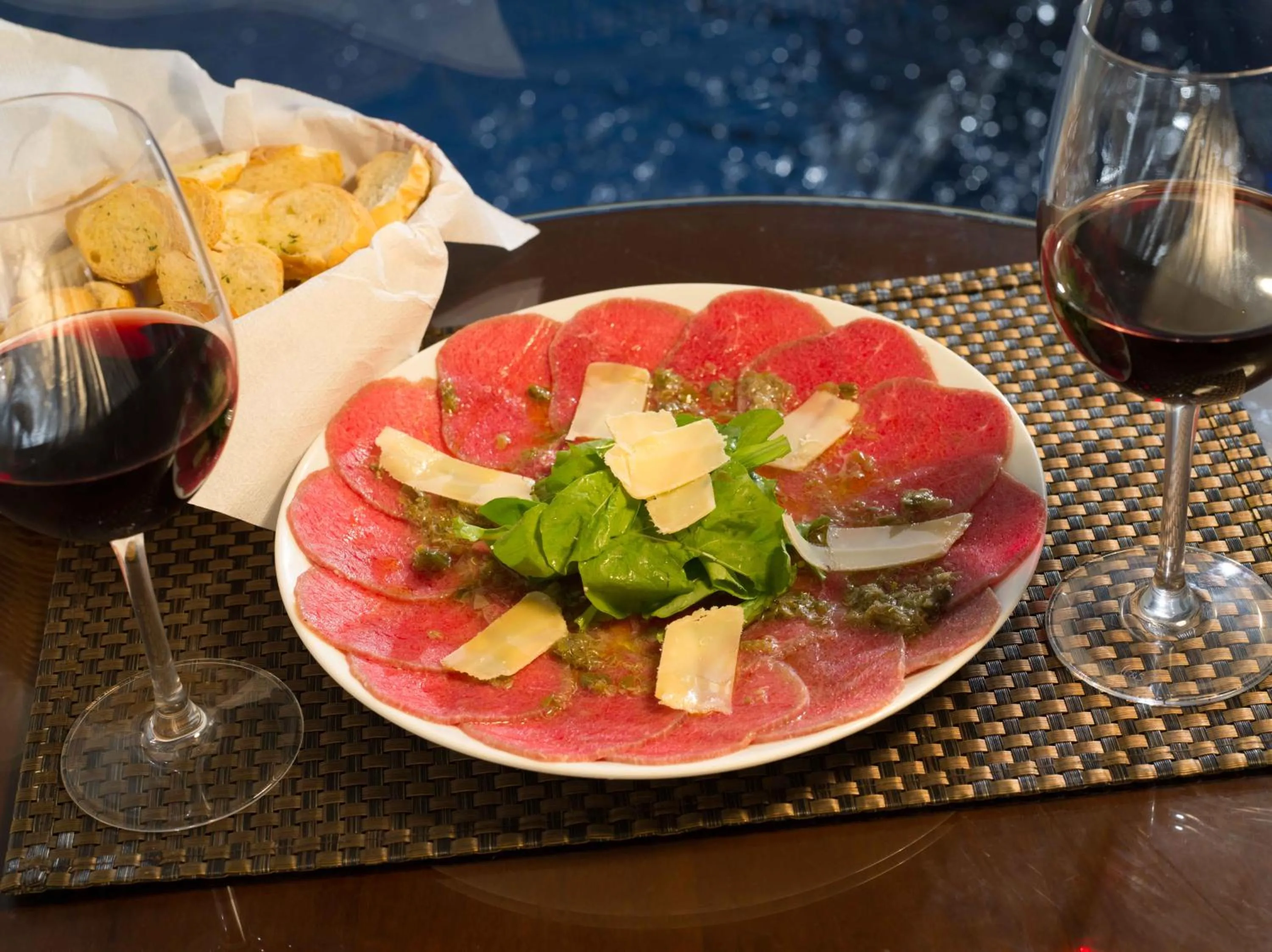 Food and drinks in Corinto Hotel
