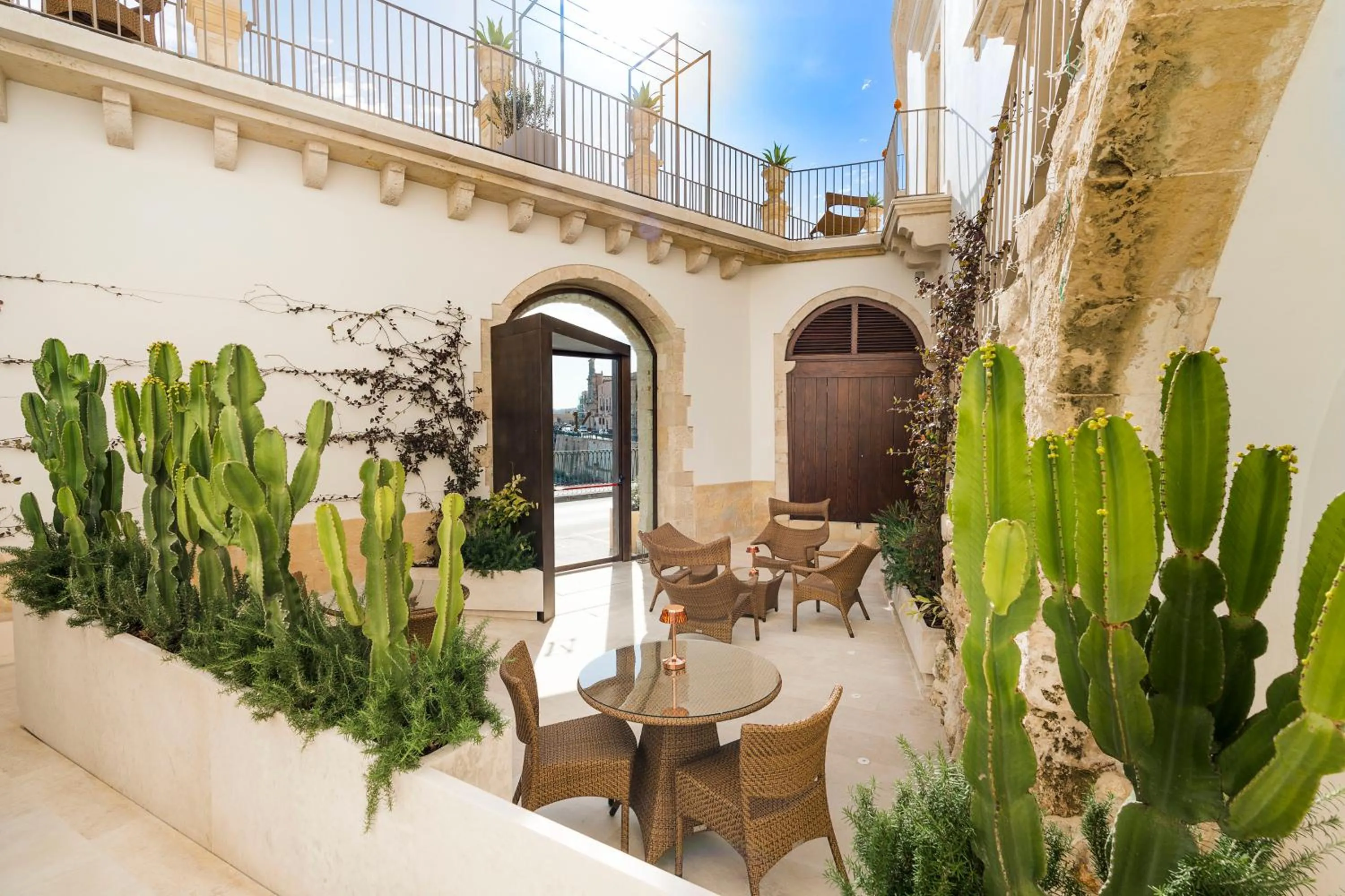 Patio in Maniace Boutique Hotel Ortigia - UNA Esperienze