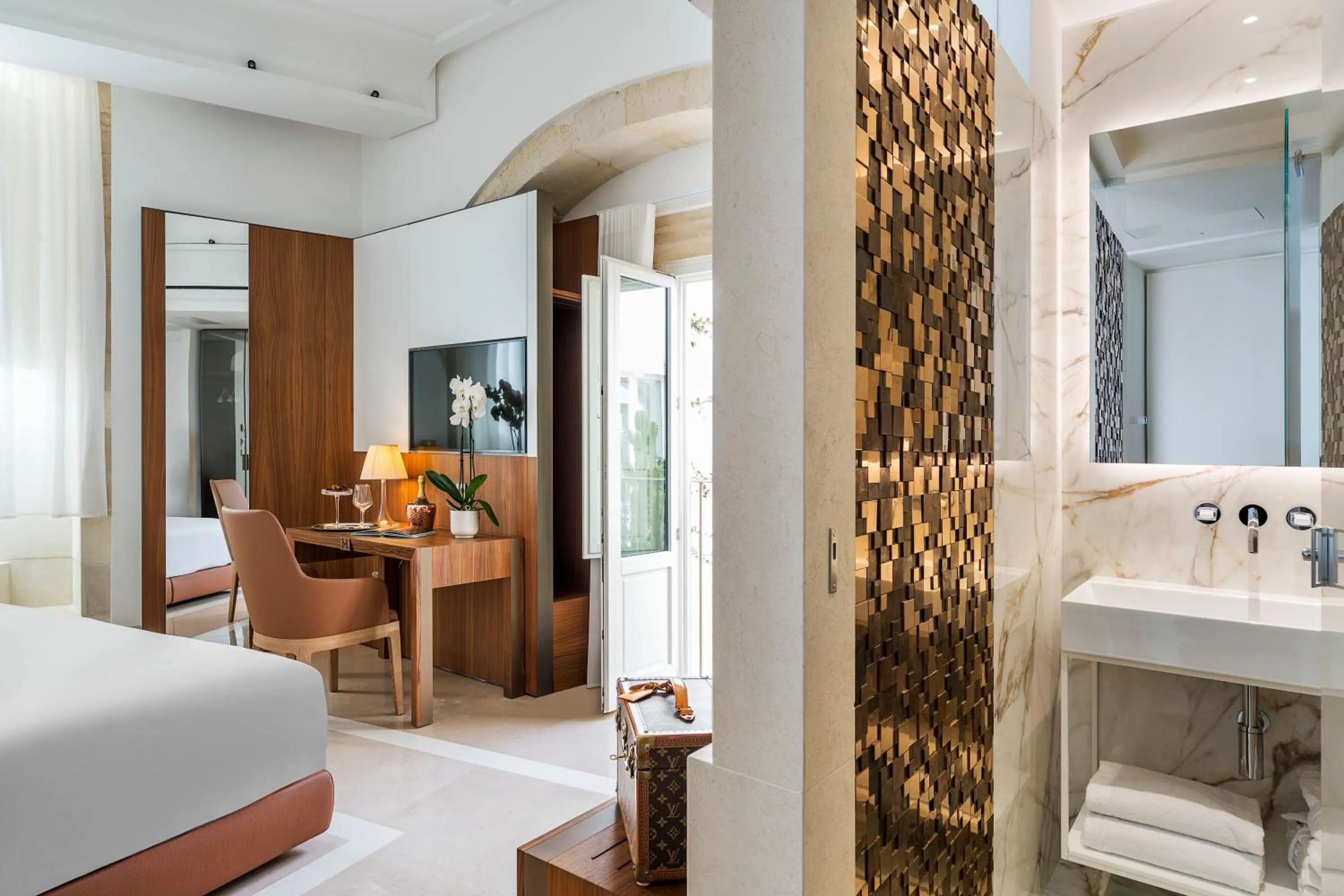 Decorative detail, Bed in Maniace Boutique Hotel Ortigia - UNA Esperienze