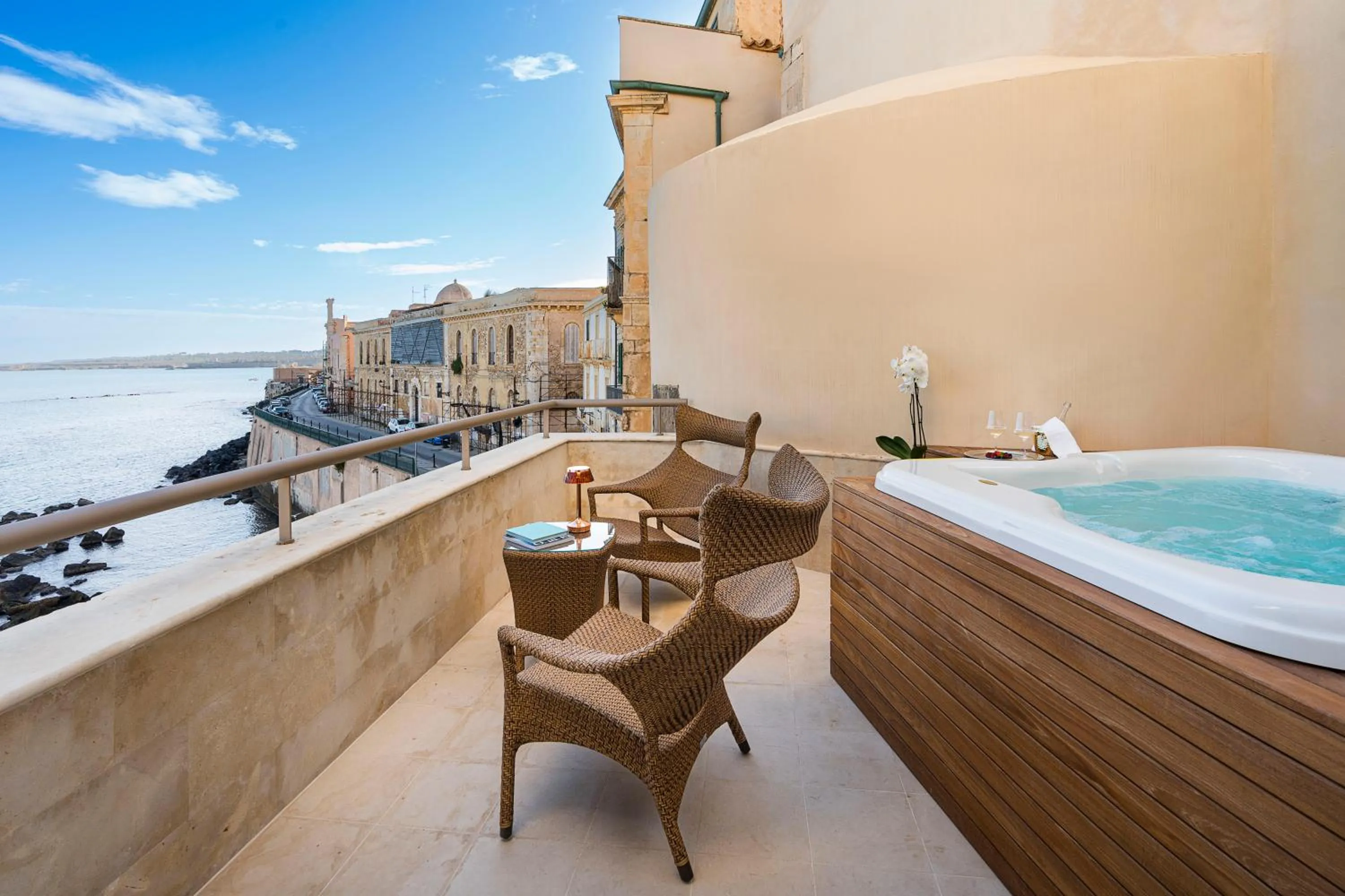 Hot Tub in Maniace Boutique Hotel Ortigia - UNA Esperienze