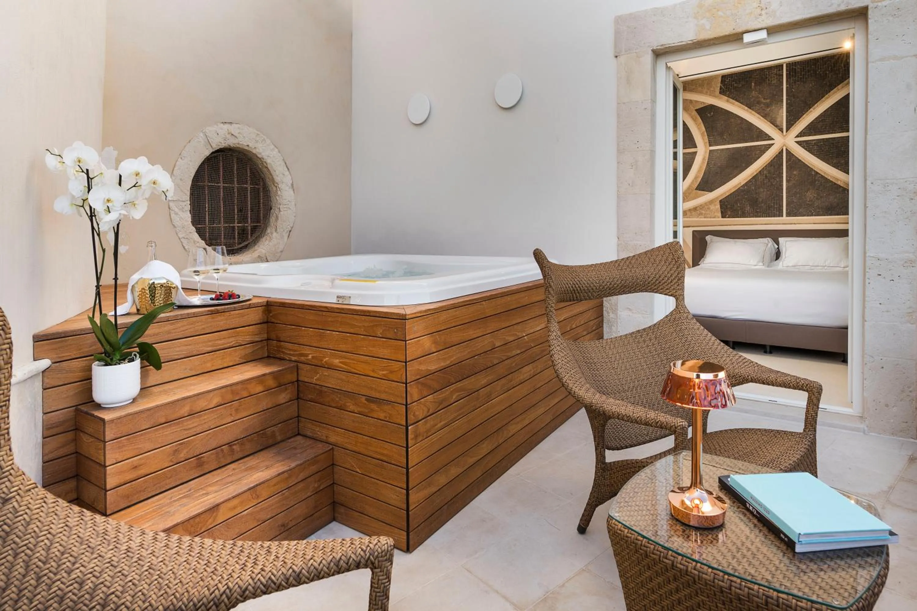 Hot Tub in Maniace Boutique Hotel Ortigia - UNA Esperienze