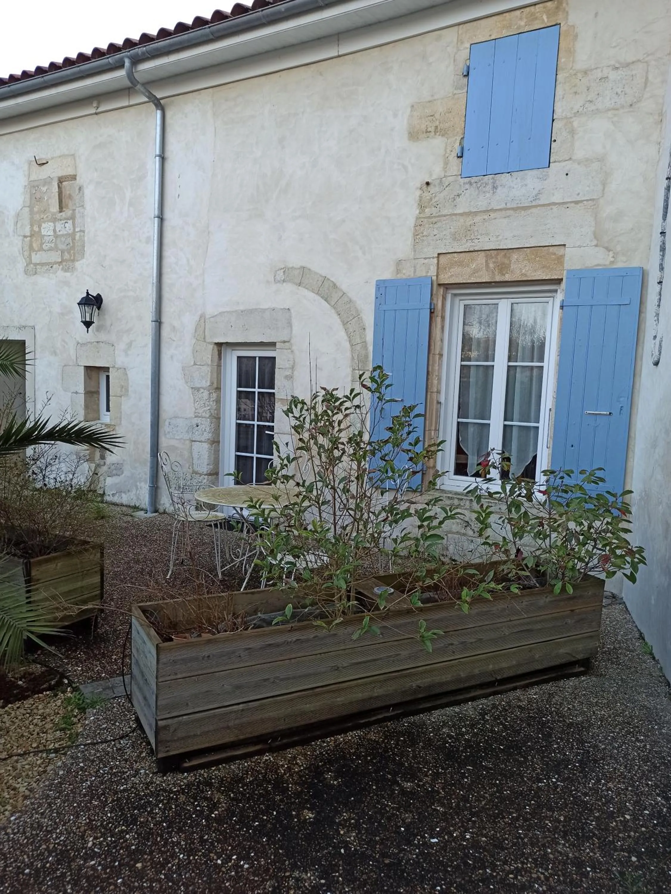 Property building in Chambres d'hôtes -- Le Clos de Gémozac