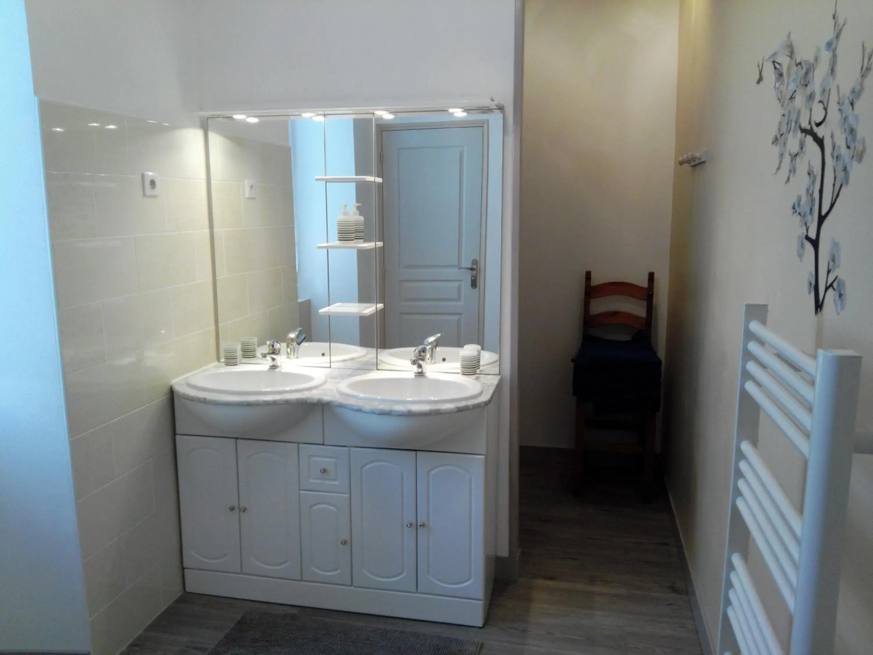 Family Suite (2 Adults + 2 Children) in Chambres d'hôtes -- Le Clos de Gémozac Family Suite (2 Adults + 2 Children) in Chambres d'hôtes -- Le Clos de Gémozac