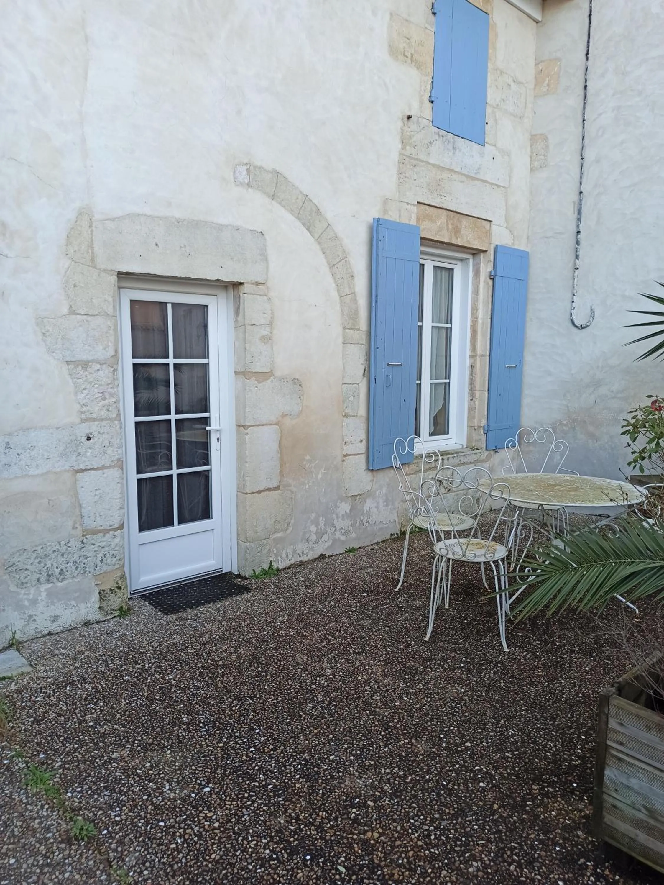 Property building in Chambres d'hôtes -- Le Clos de Gémozac