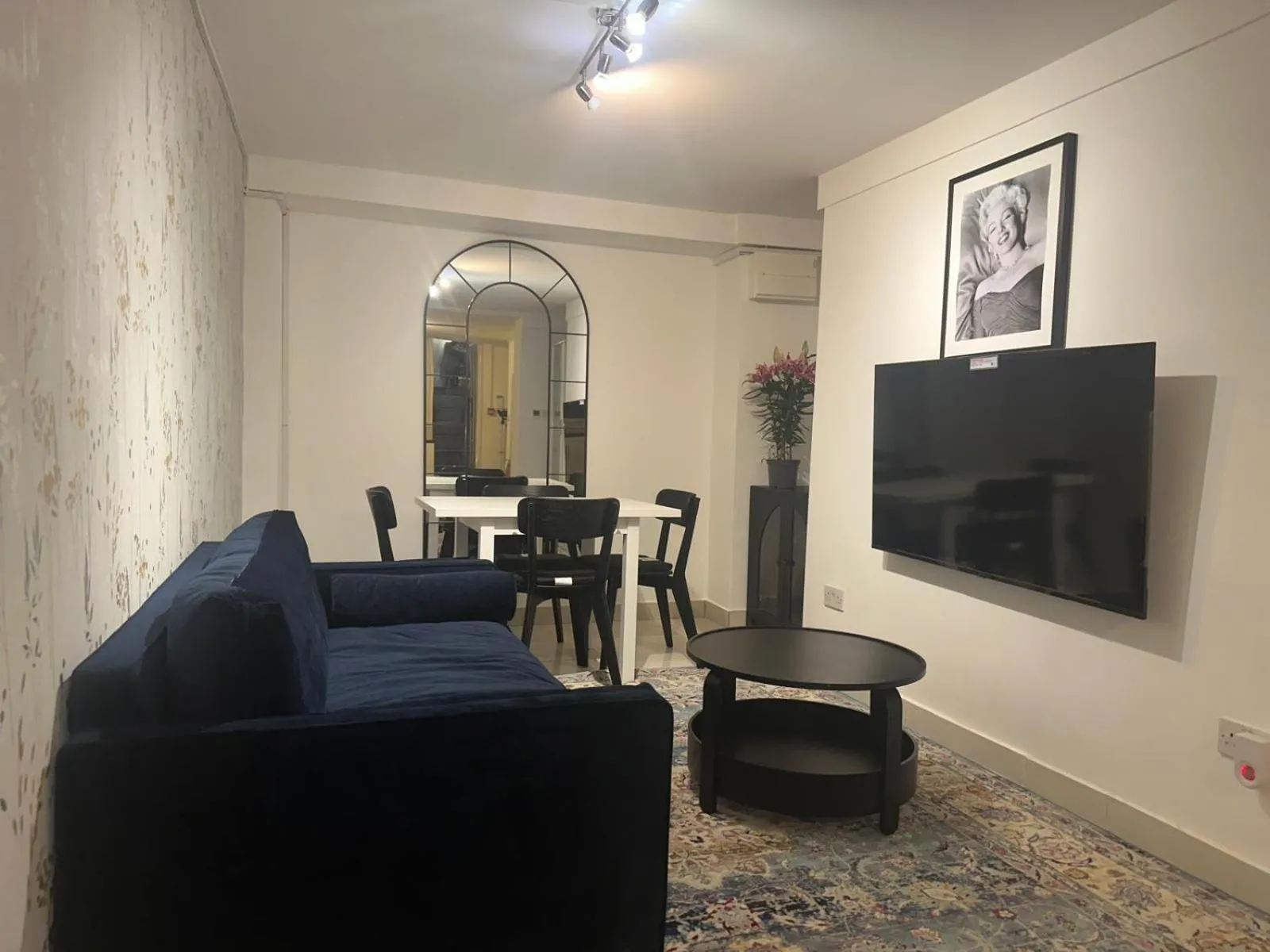 stylish Garden-level flat in Chiswick