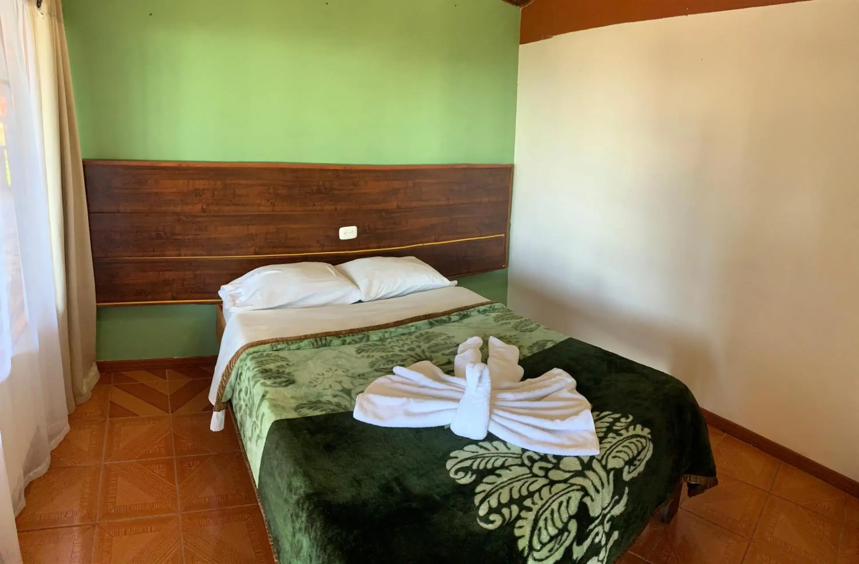 Double Room with Shared Bathroom - single occupancy in Cabinas Vista Al Golfo Double Room with Shared Bathroom - single occupancy in Cabinas Vista Al Golfo
