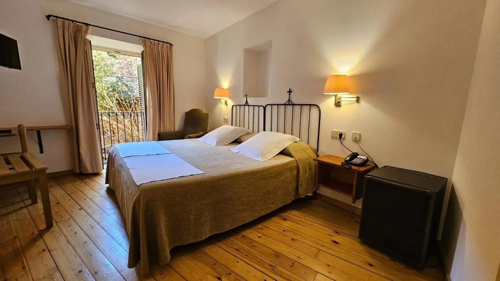 Double Room in Hotel de La Font Peralada Double Room in Hotel de La Font Peralada