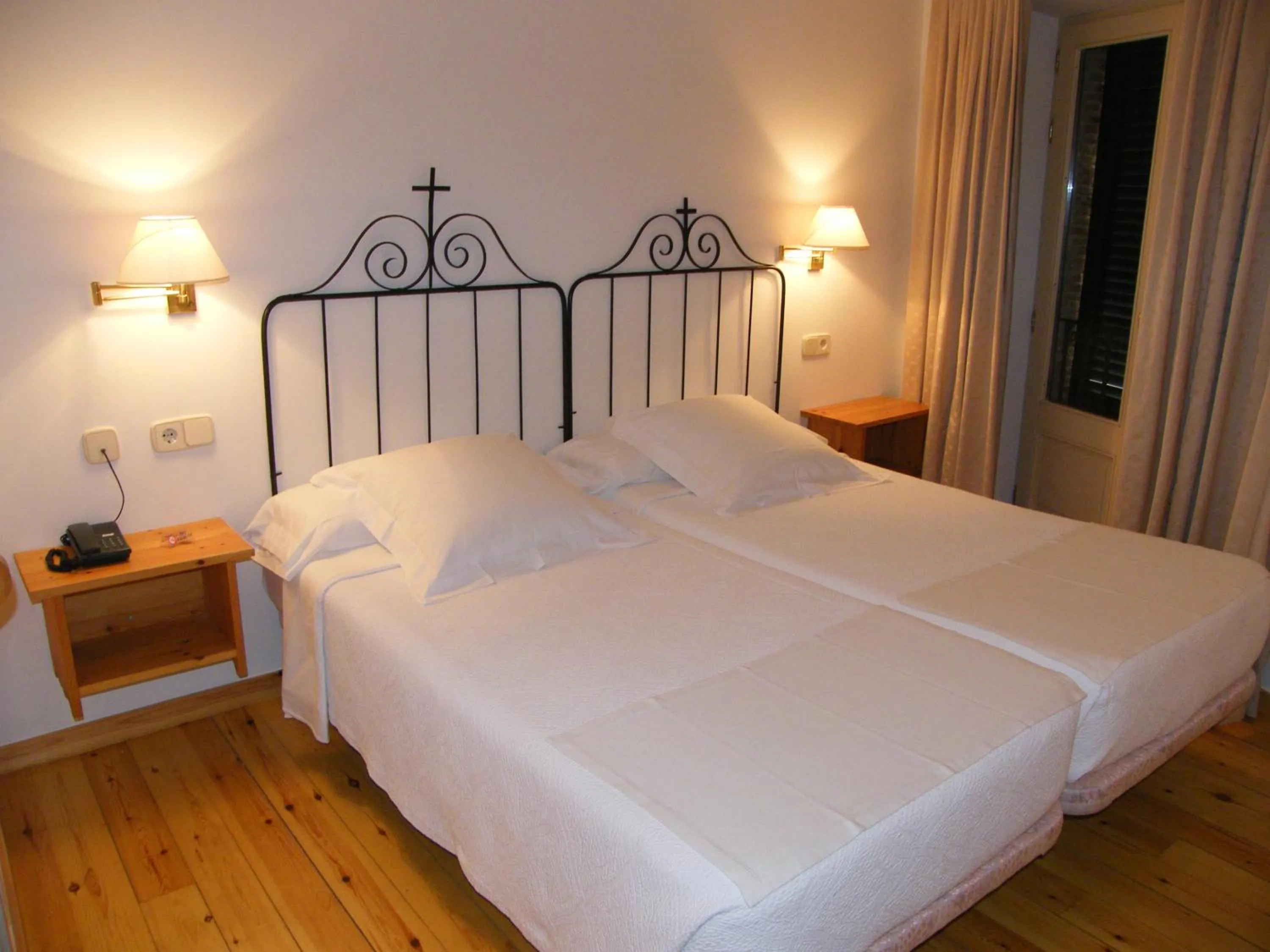 Bed in Hotel de La Font Peralada