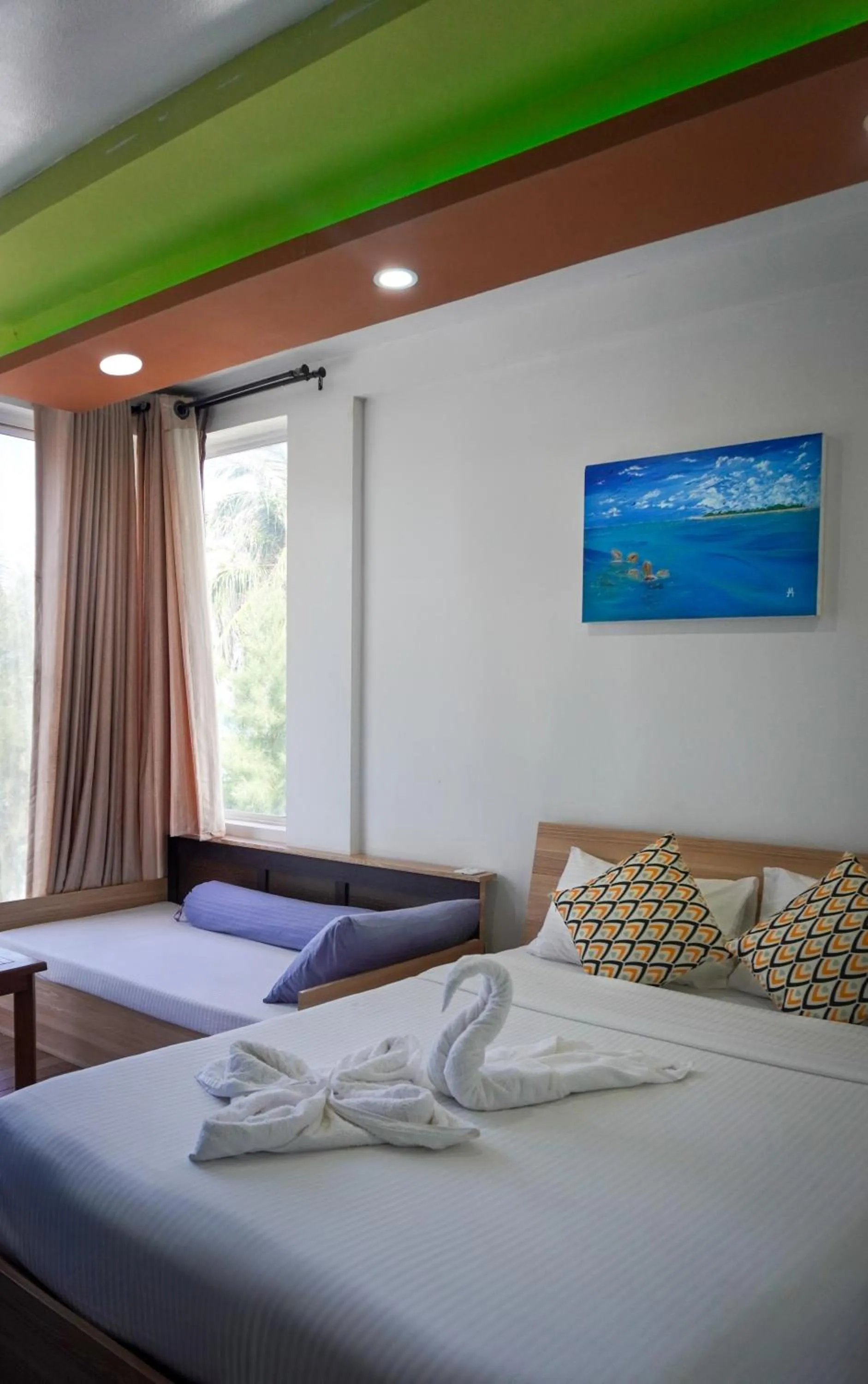 Bed in Ripple Beach Inn