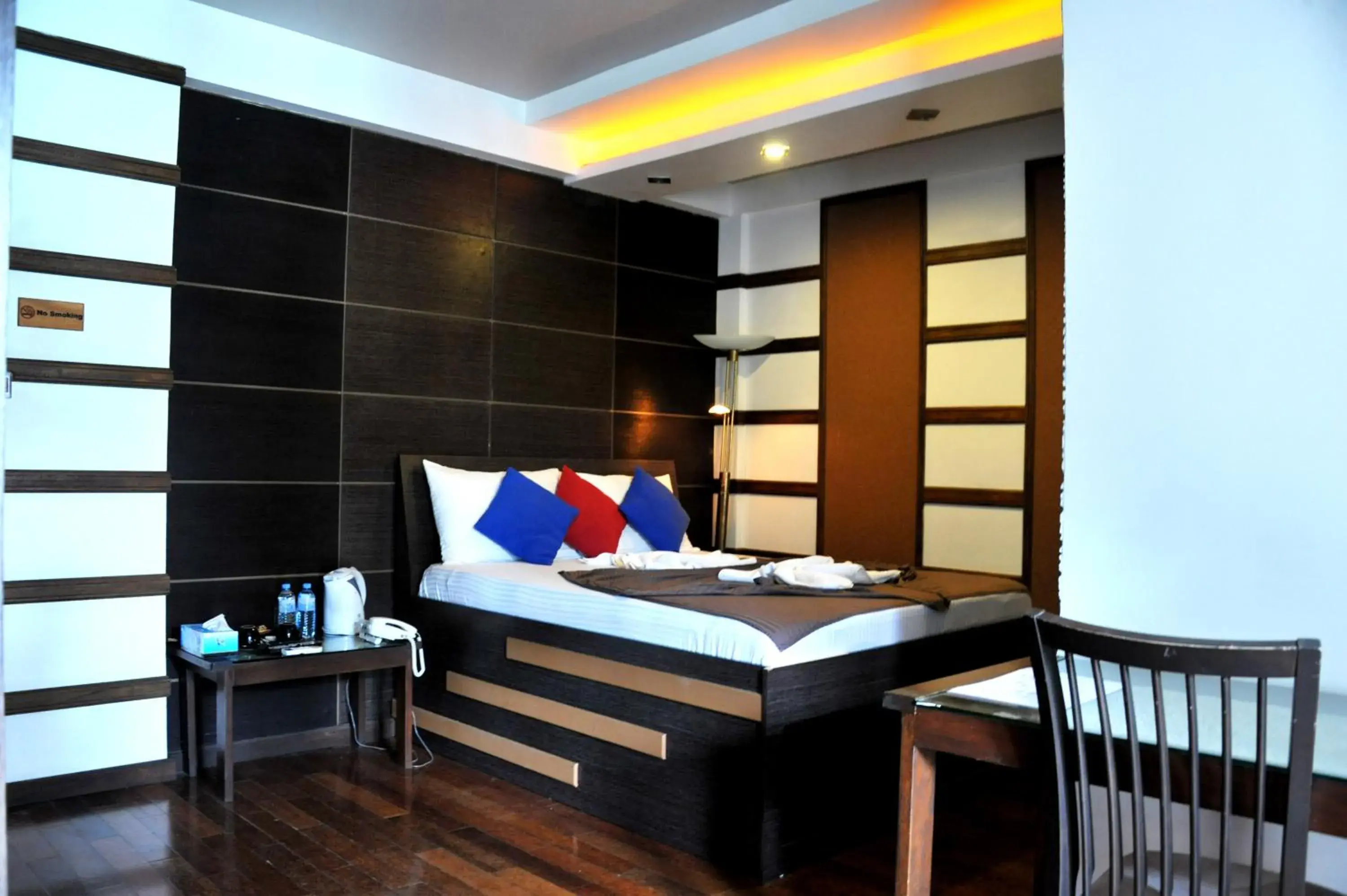 Bedroom, Bed in Ripple Beach Inn Bedroom, Bed in Ripple Beach Inn