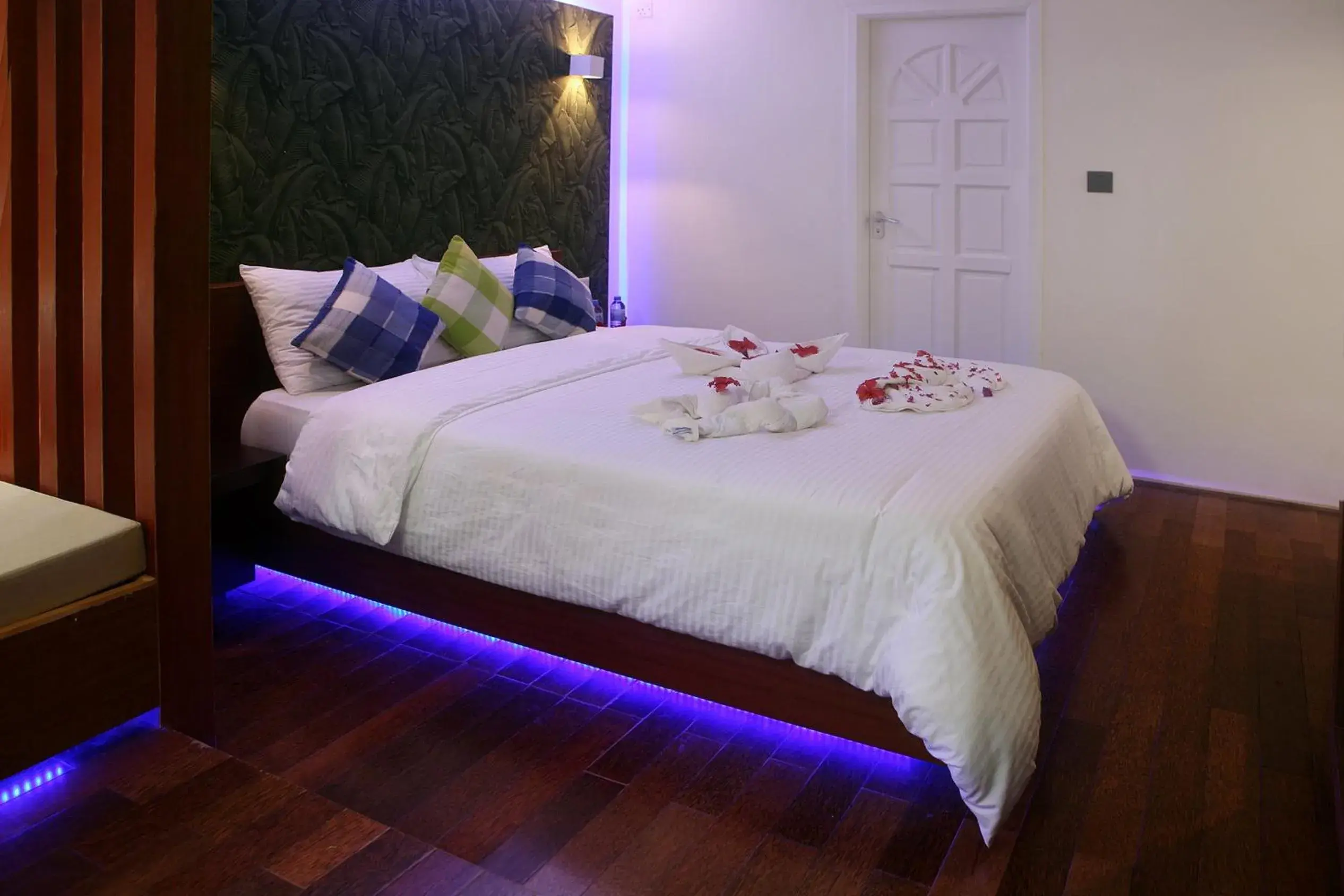 Bedroom, Bed in Ripple Beach Inn Bedroom, Bed in Ripple Beach Inn