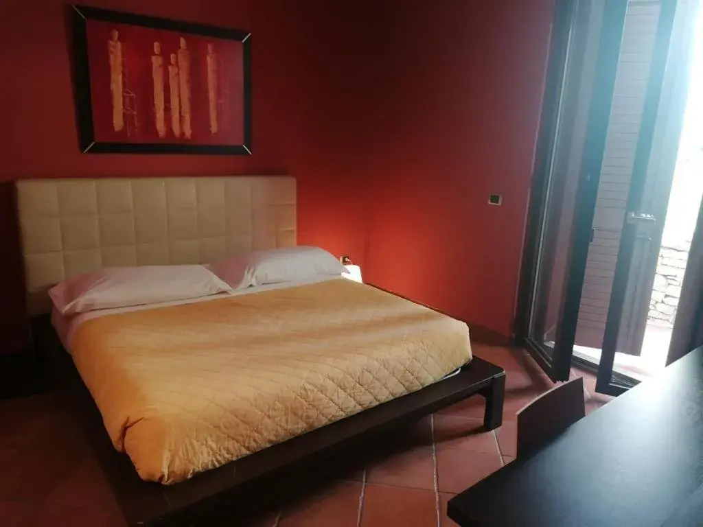 Triple Room in Maglioferro Residence Triple Room in Maglioferro Residence