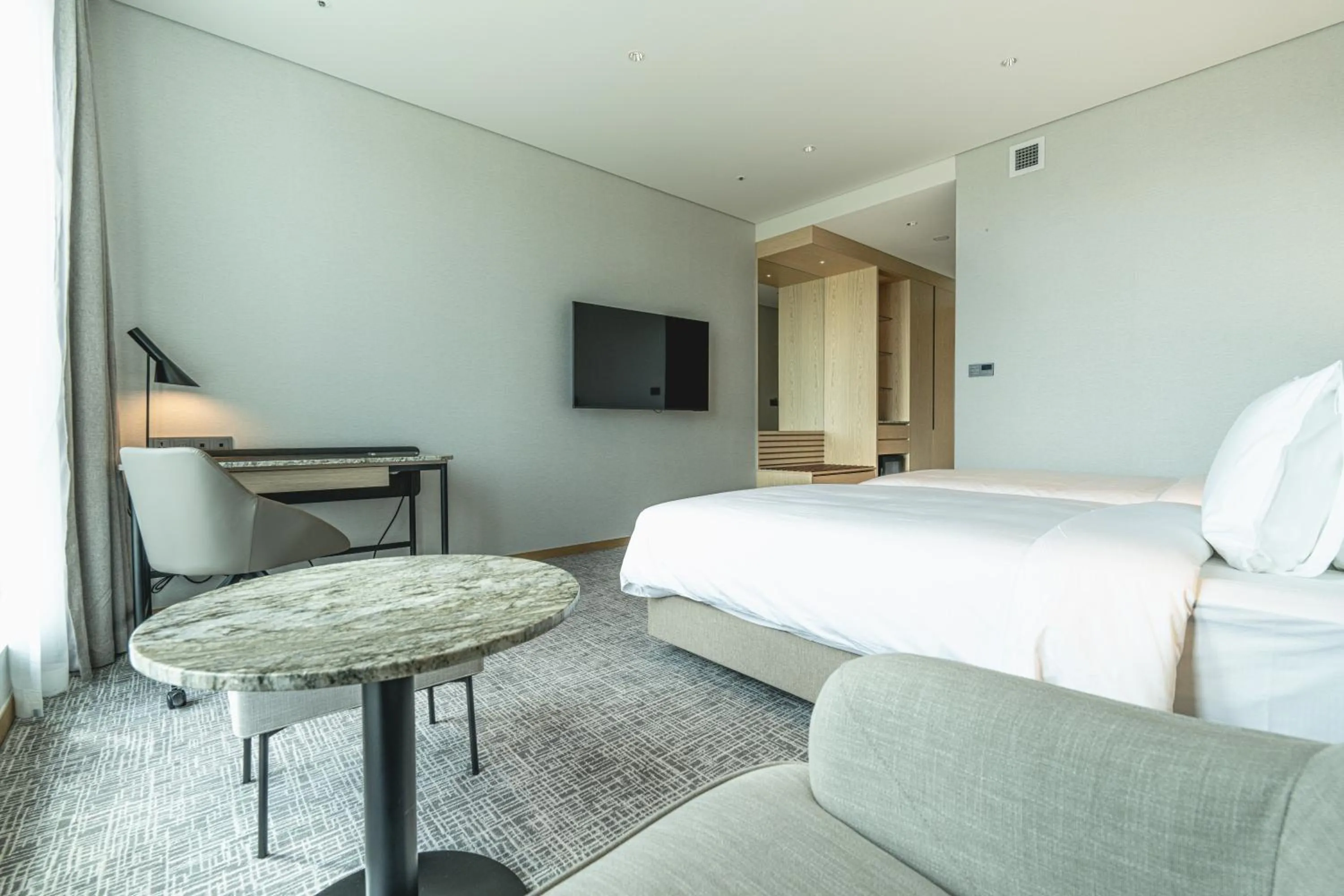 Bedroom, Bed in Stanford hotel Andong