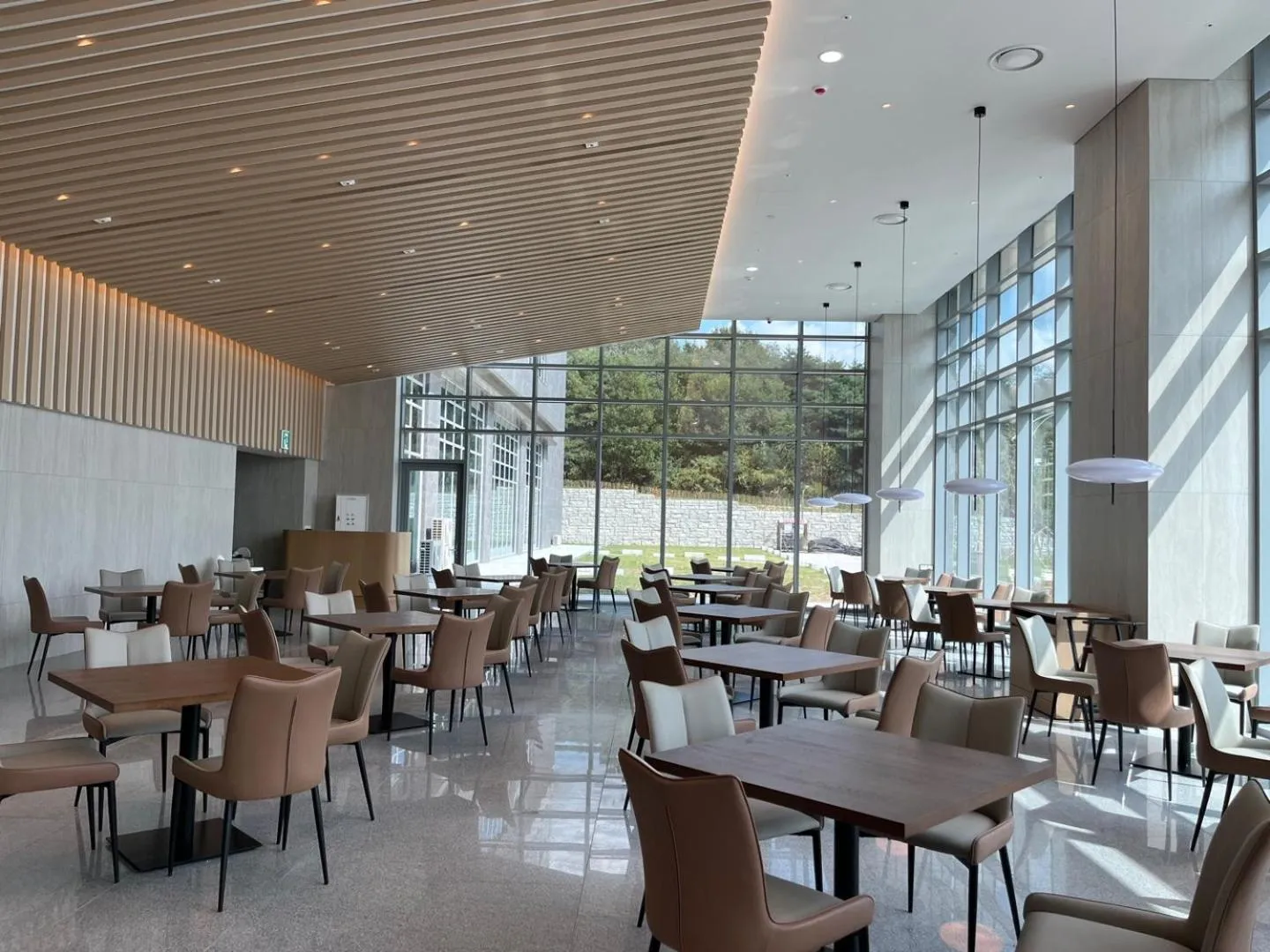 Restaurant/places to eat in Stanford hotel Andong