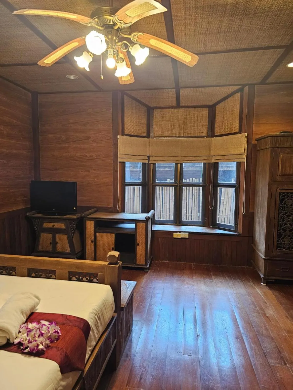 Bed in Insda Wellness Resort