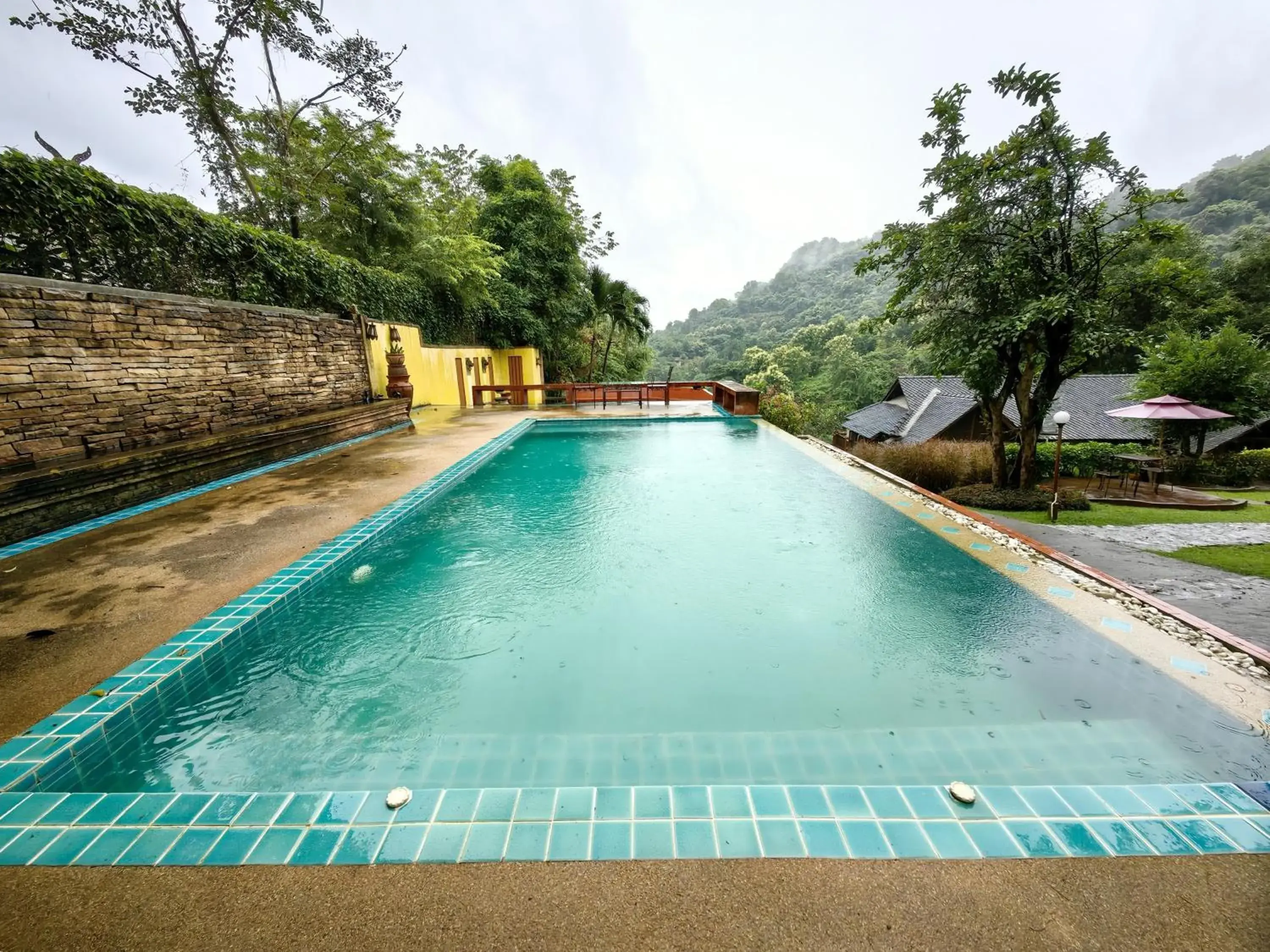 Swimming pool in Insda Wellness Resort Swimming pool in Insda Wellness Resort