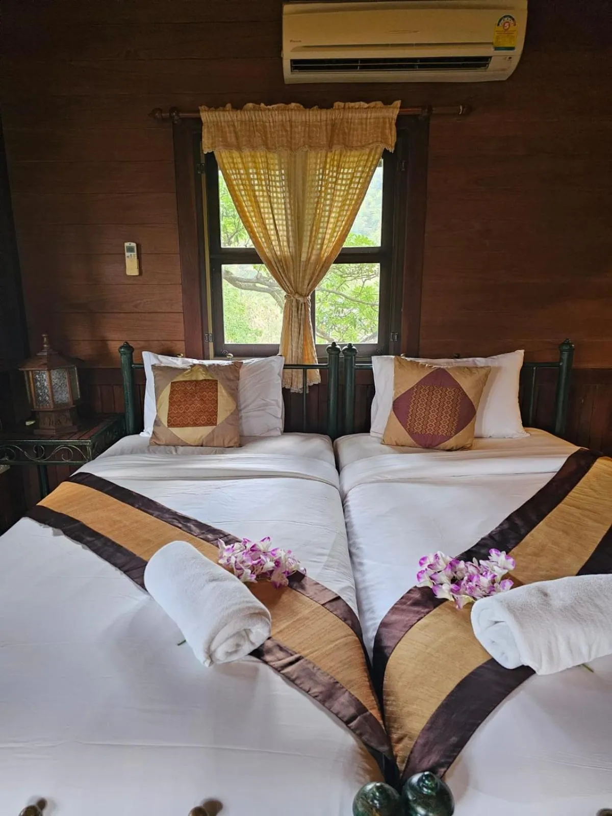 Bed in Insda Wellness Resort