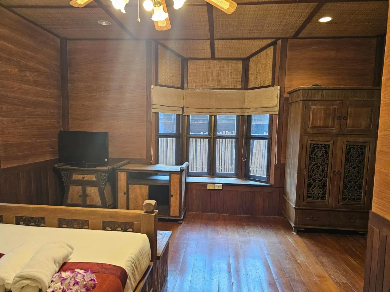 Bed in Insda Wellness Resort