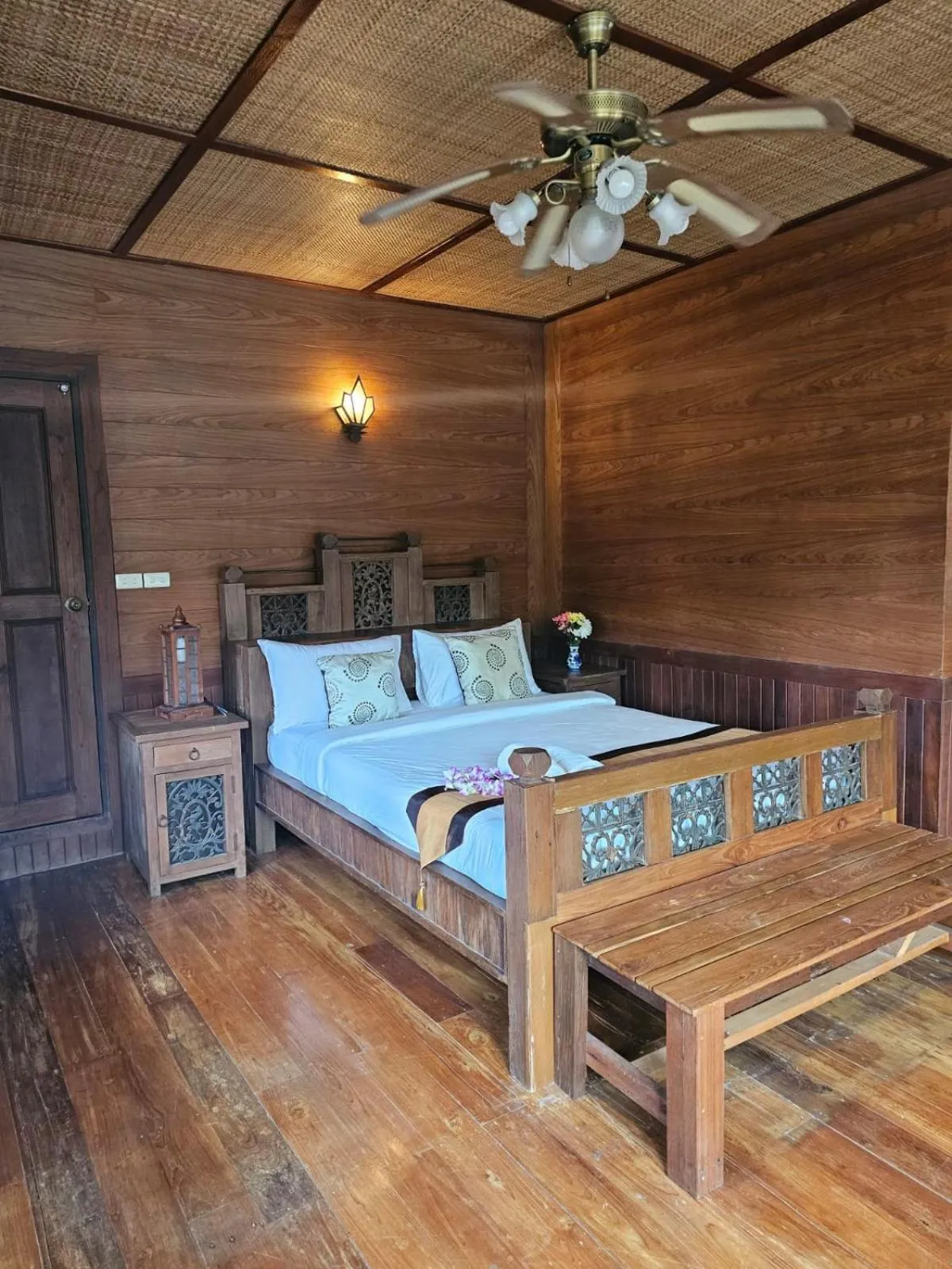Bed in Insda Wellness Resort