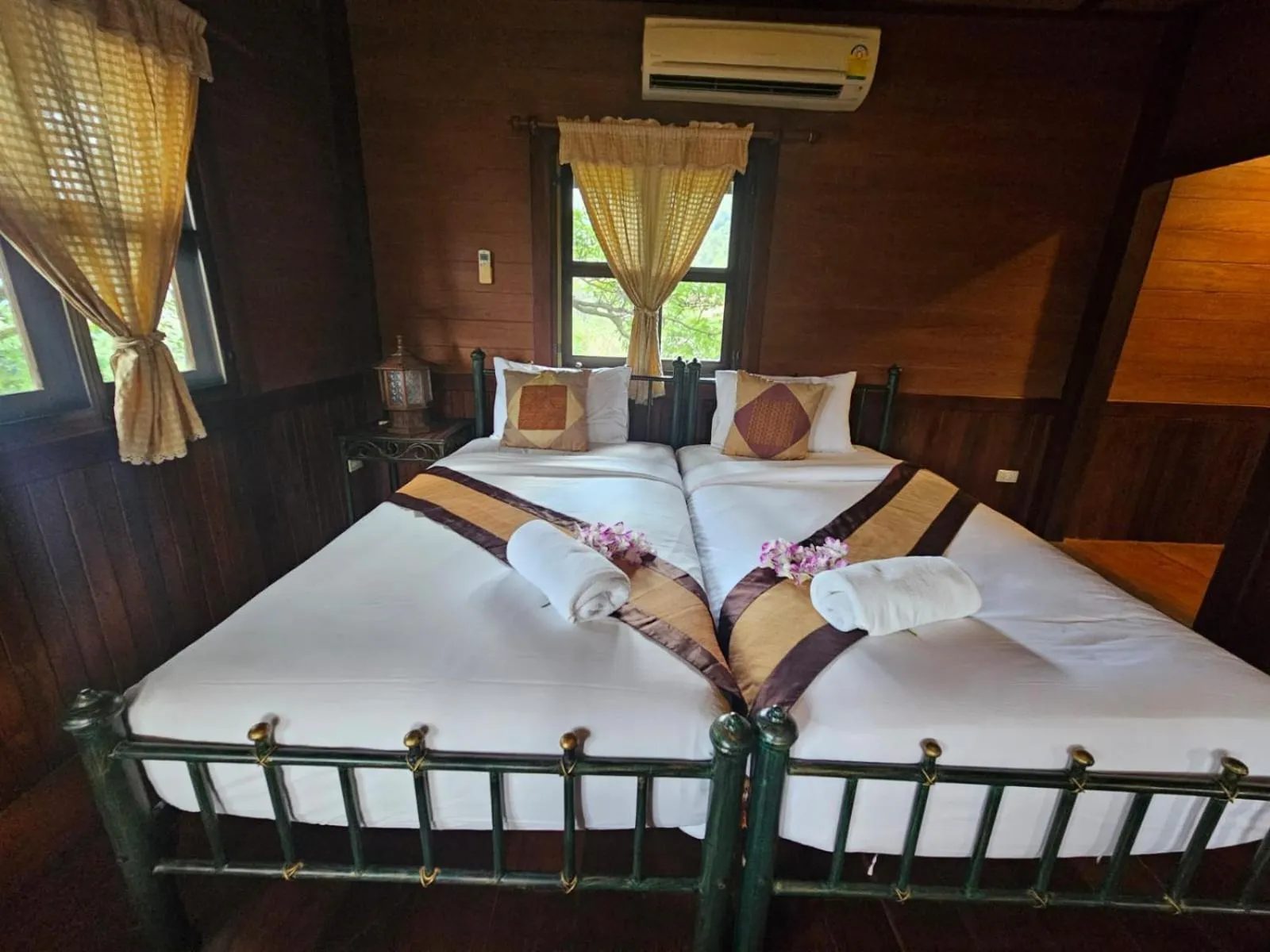 Bed in Insda Wellness Resort