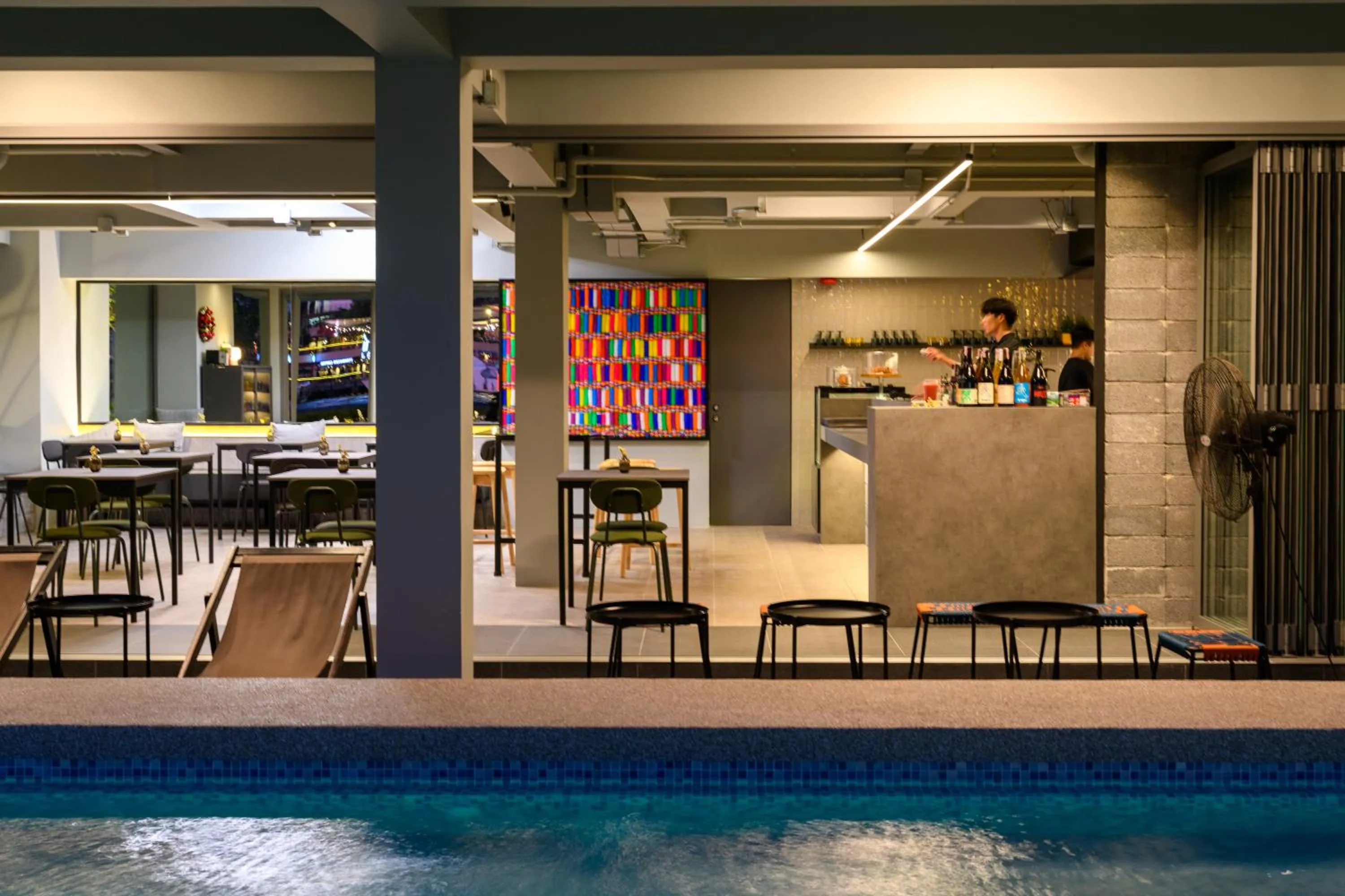 Restaurant/places to eat in Mowa Bangkok