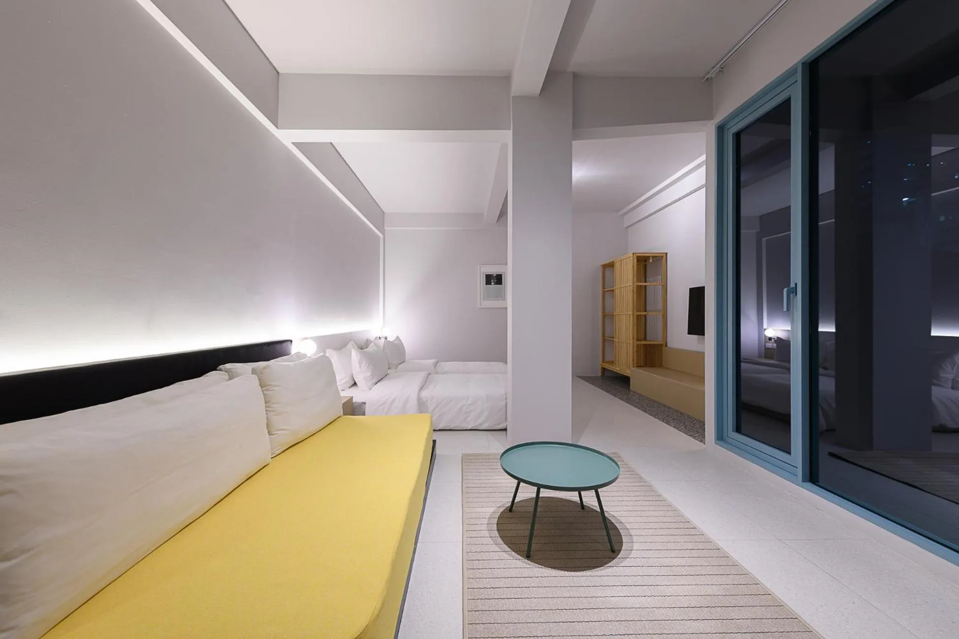 Living room, Bed in Mowa Bangkok