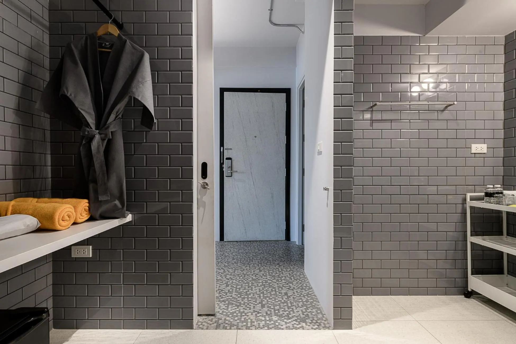 Shower in Mowa Bangkok