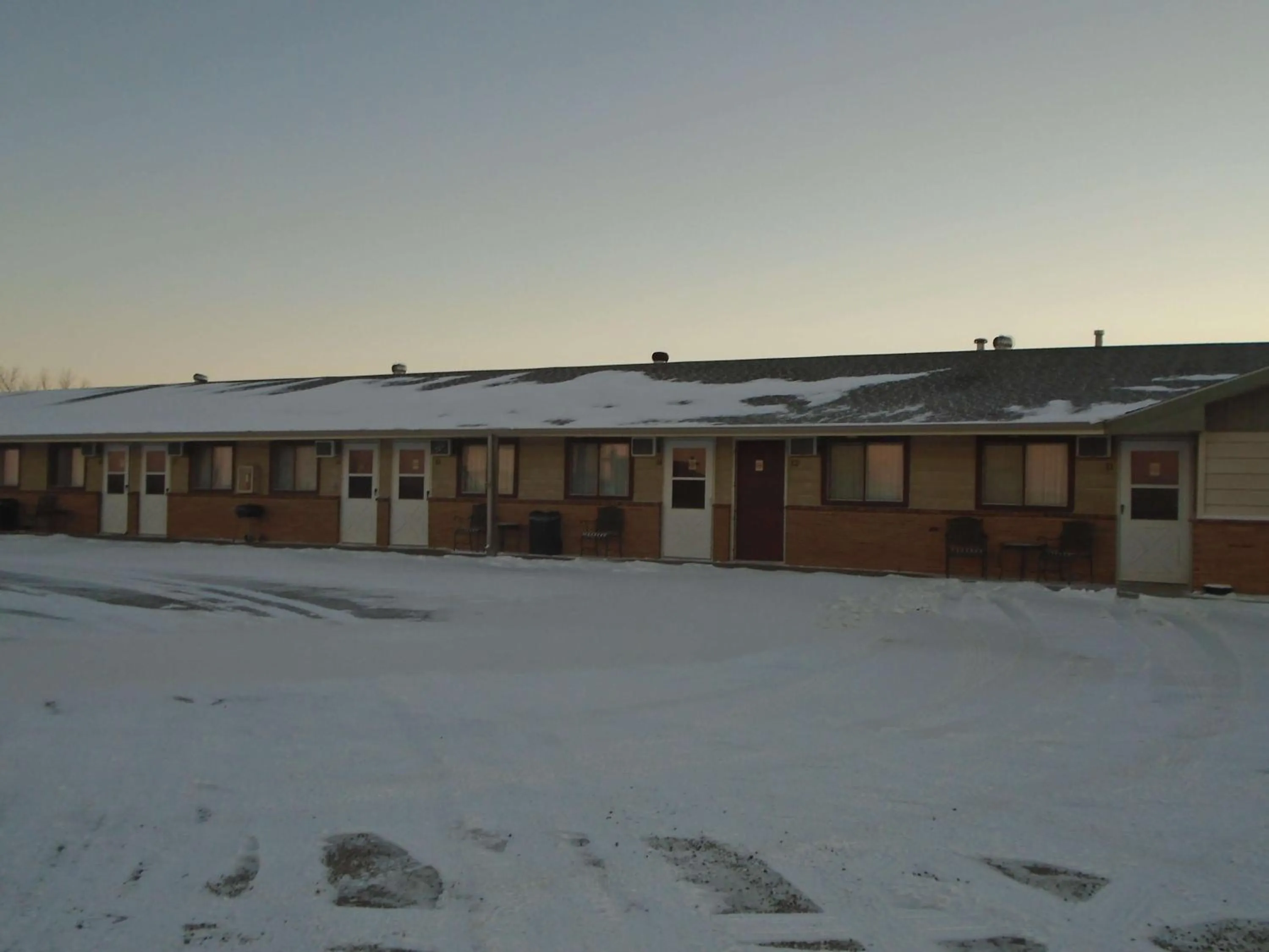 Property building, Winter in Arrowhead Inn New Salem
