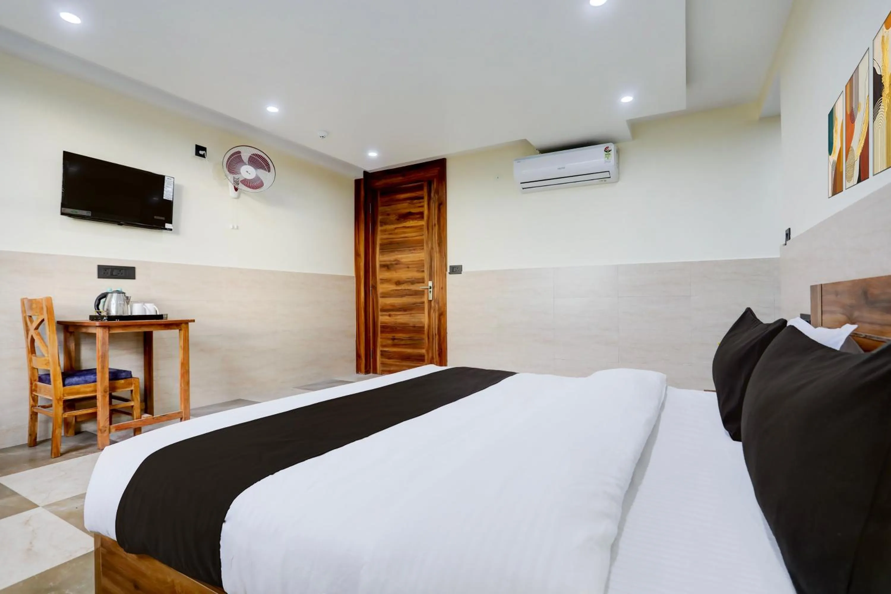 Bedroom in Collection O Elite