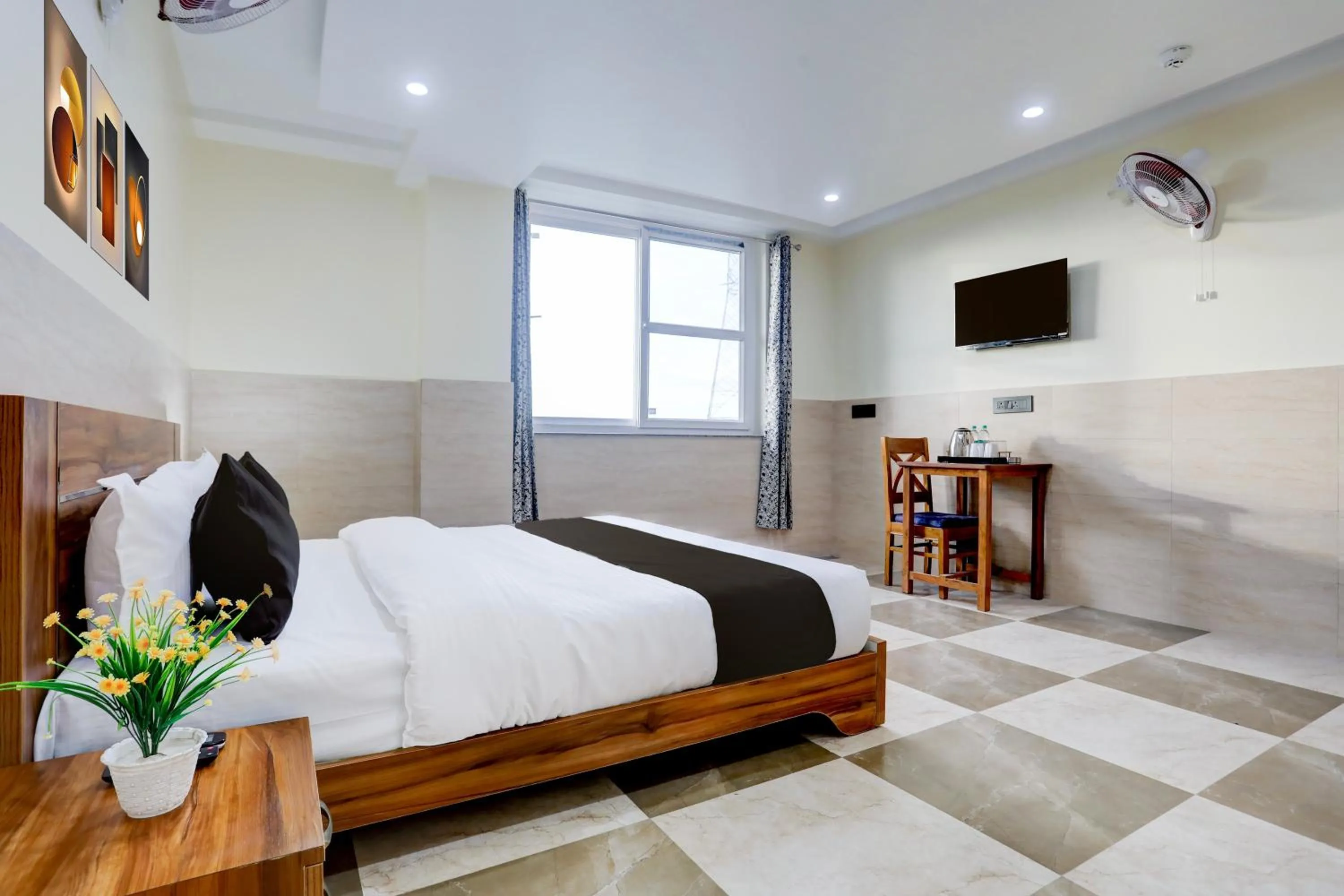 Bedroom in Collection O Elite