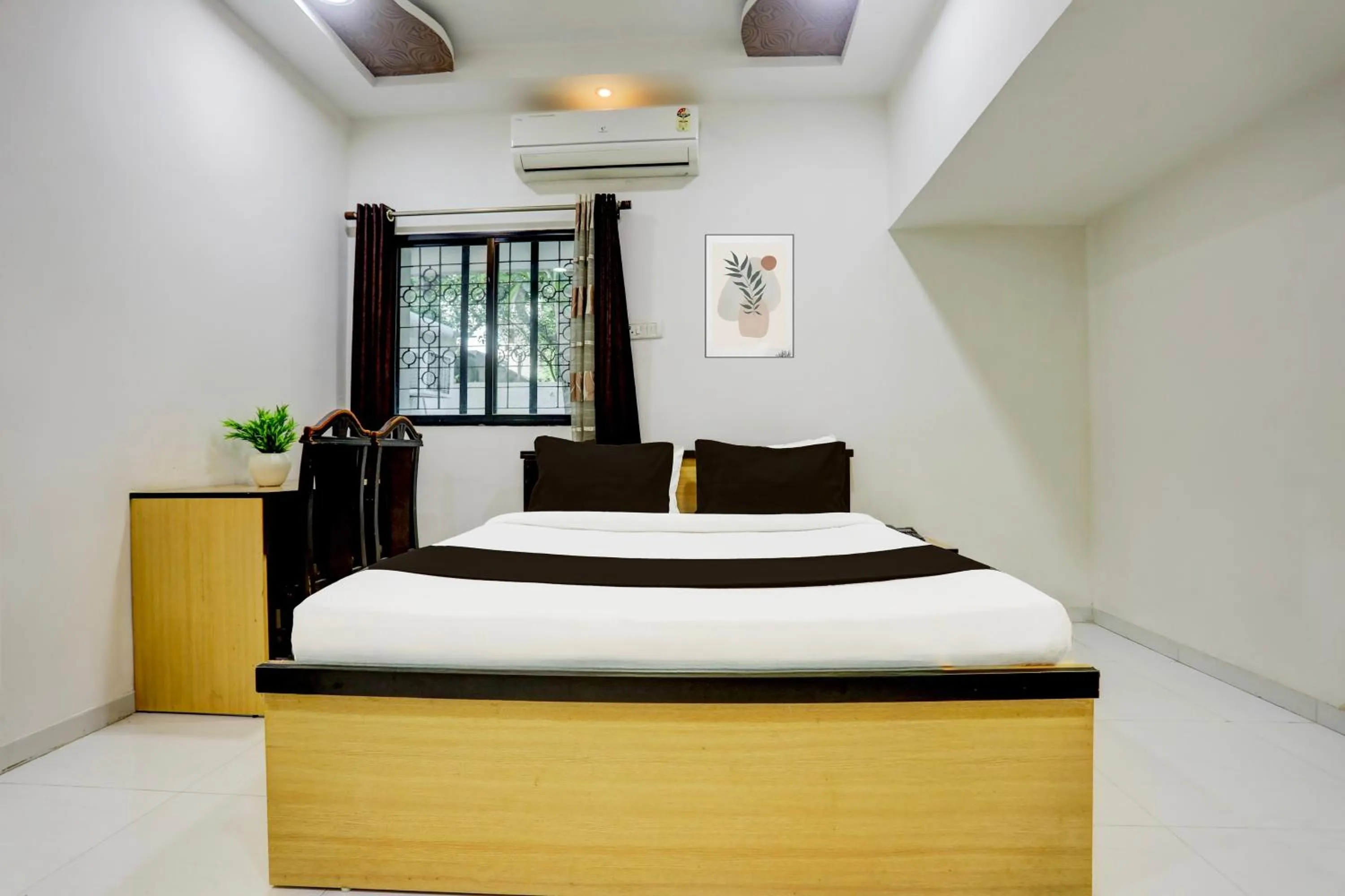 Bedroom in Hotel O GREEN PALMS