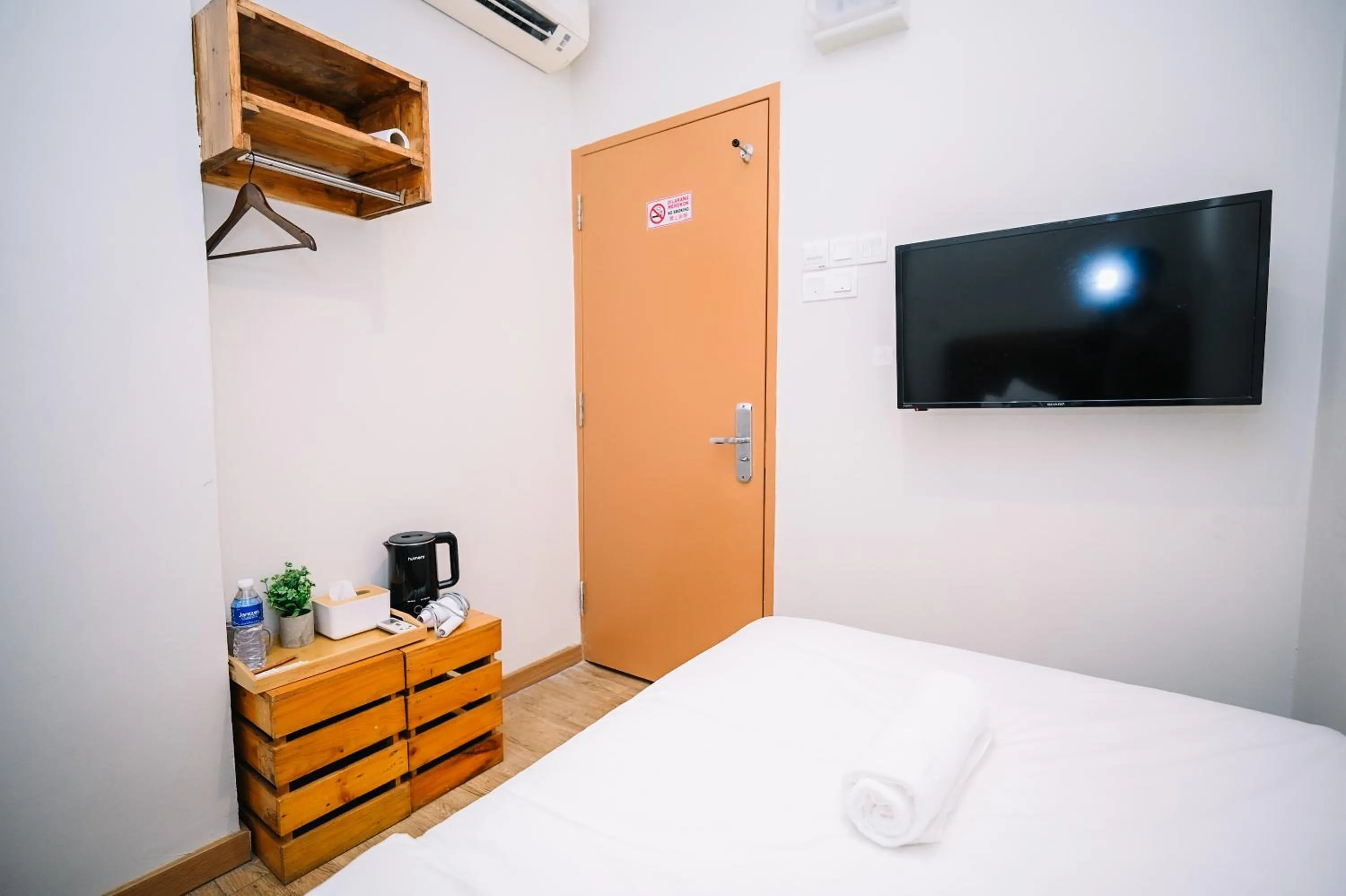 TV and multimedia, Bed in Swing & Pillows - Kota Warisan, Sepang