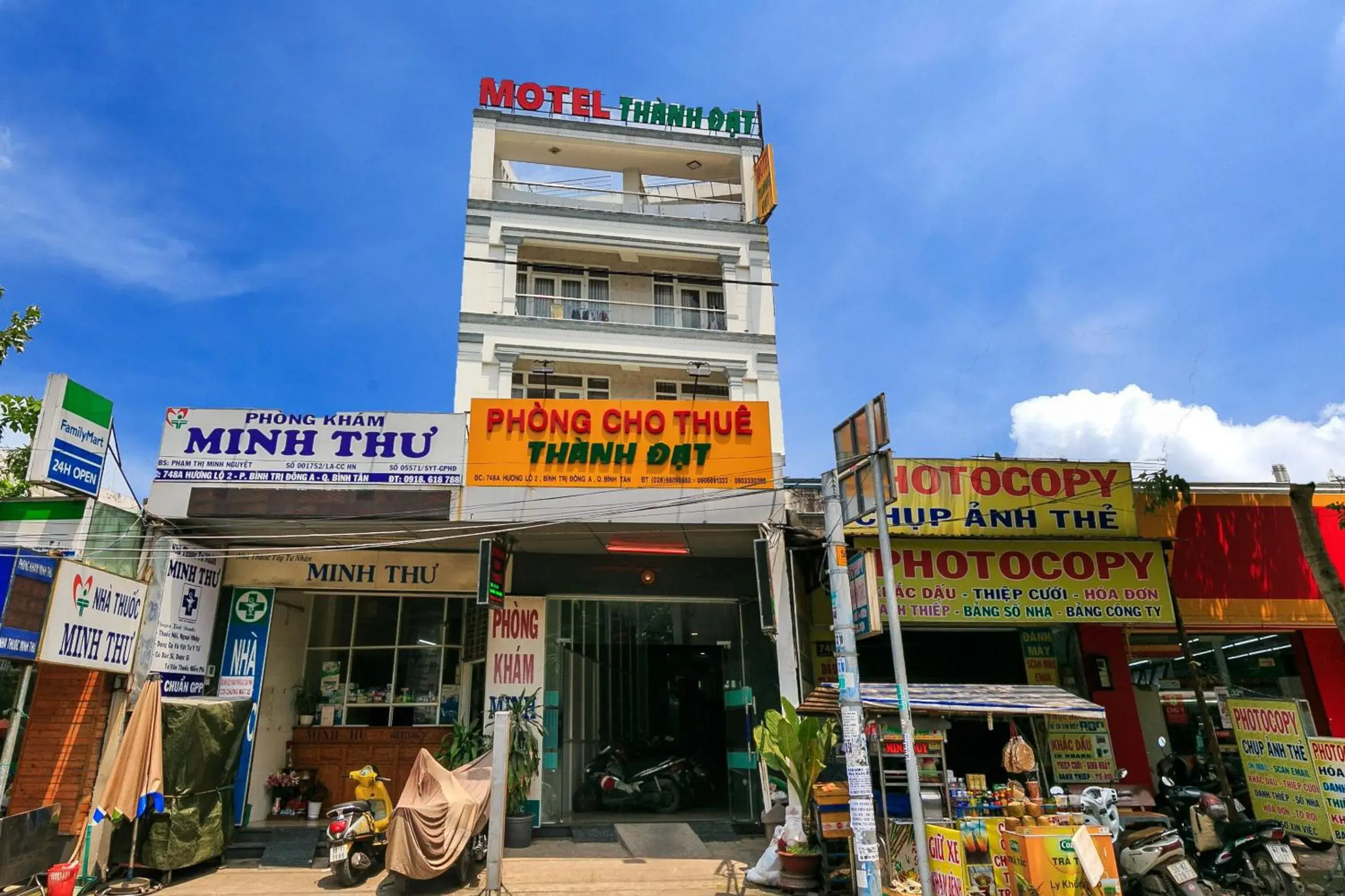 Facade/entrance in Thanh Dat Facade/entrance in Thanh Dat