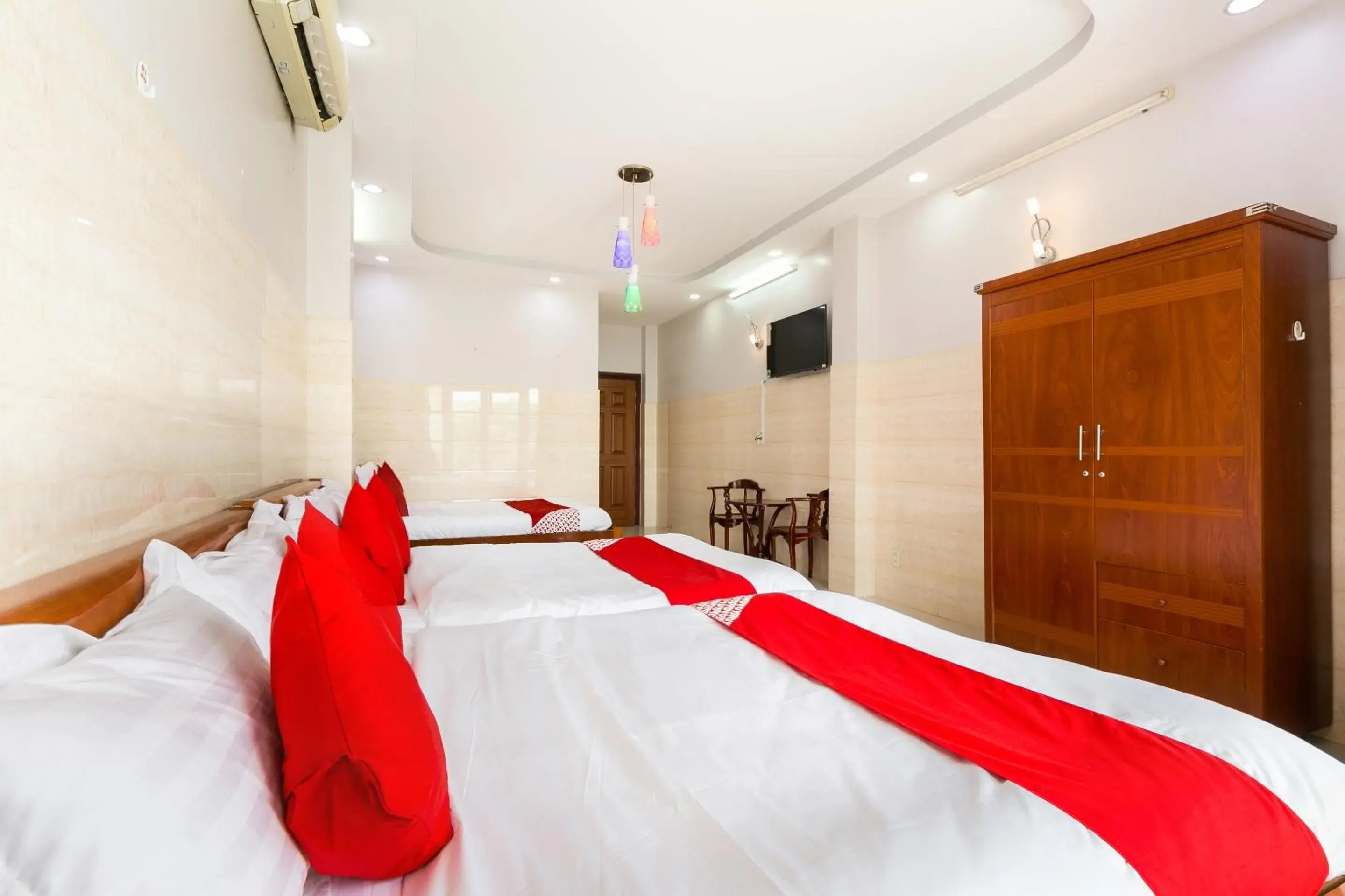 Bedroom, Bed in Thanh Dat Bedroom, Bed in Thanh Dat