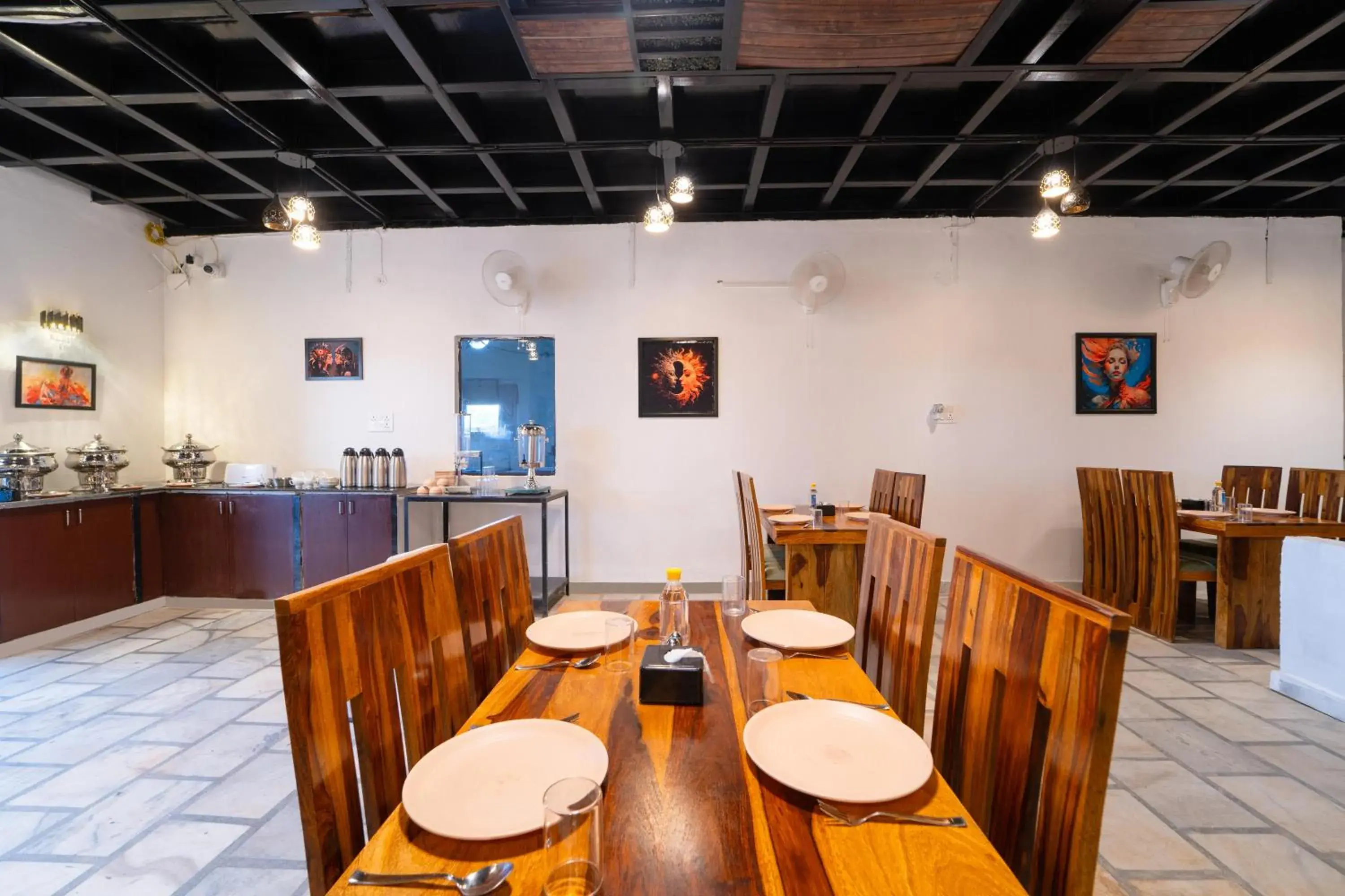 Restaurant/places to eat in Treebo Blu Vvu Restaurant/places to eat in Treebo Blu Vvu