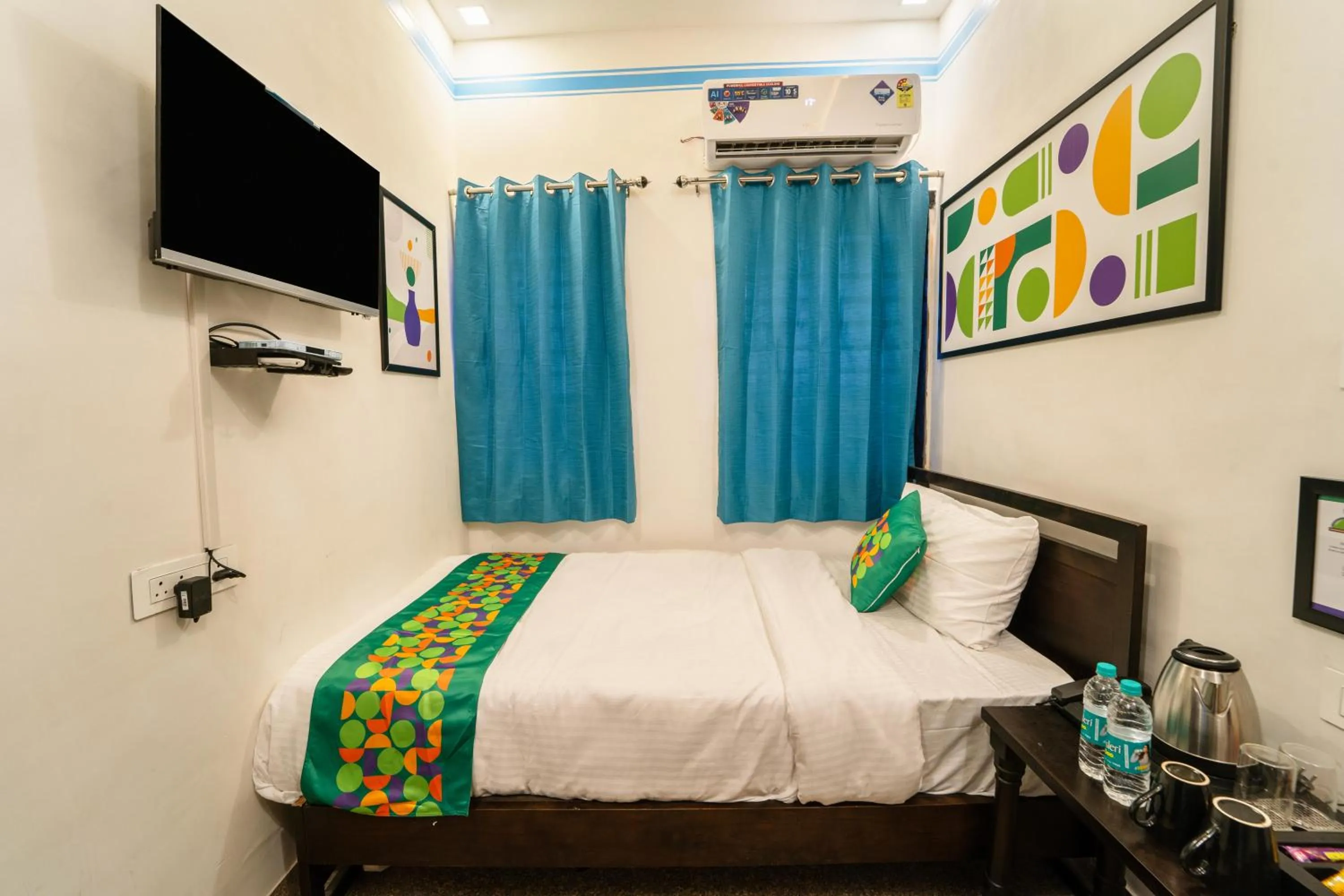 Bedroom, Bed in Treebo Blu Vvu