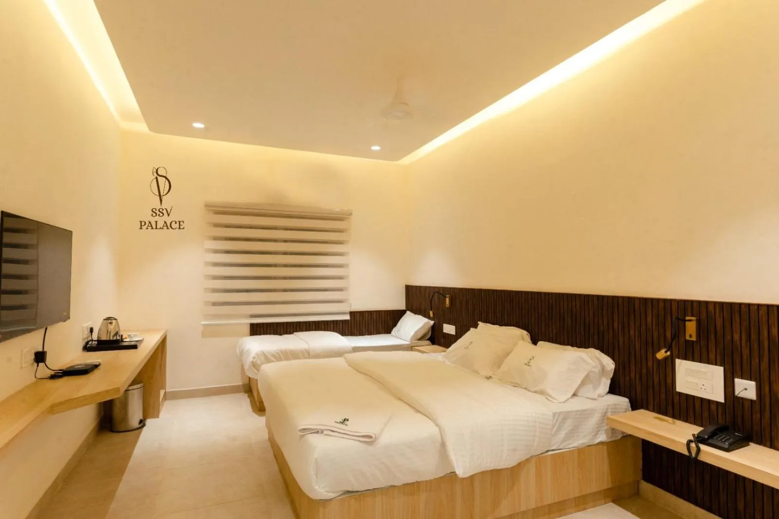 Bed in Sri Senthoor Velavan Palace SSV Palace