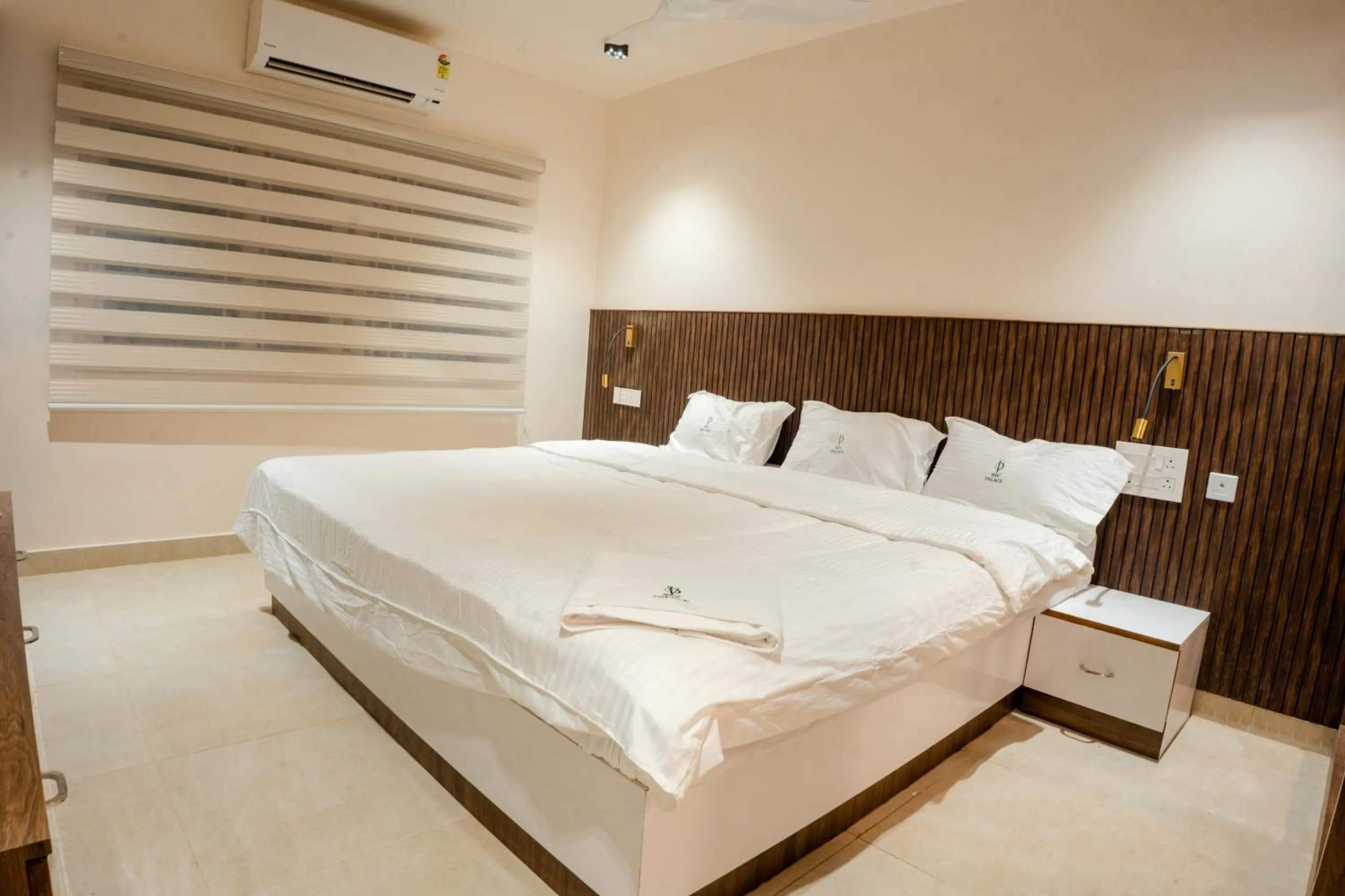 Bed in Sri Senthoor Velavan Palace SSV Palace