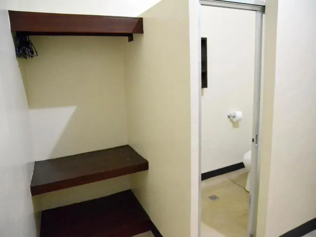 Standard Queen Room in Ponce De Leon Garden Resort Powered by ASTON Standard Queen Room in Ponce De Leon Garden Resort Powered by ASTON