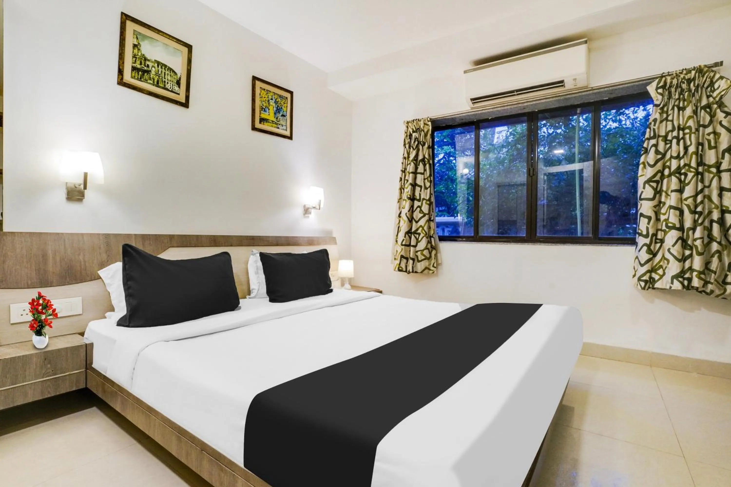 Bedroom, Bed in Townhouse Calangute - Baga Circle Formerly Park Avenue